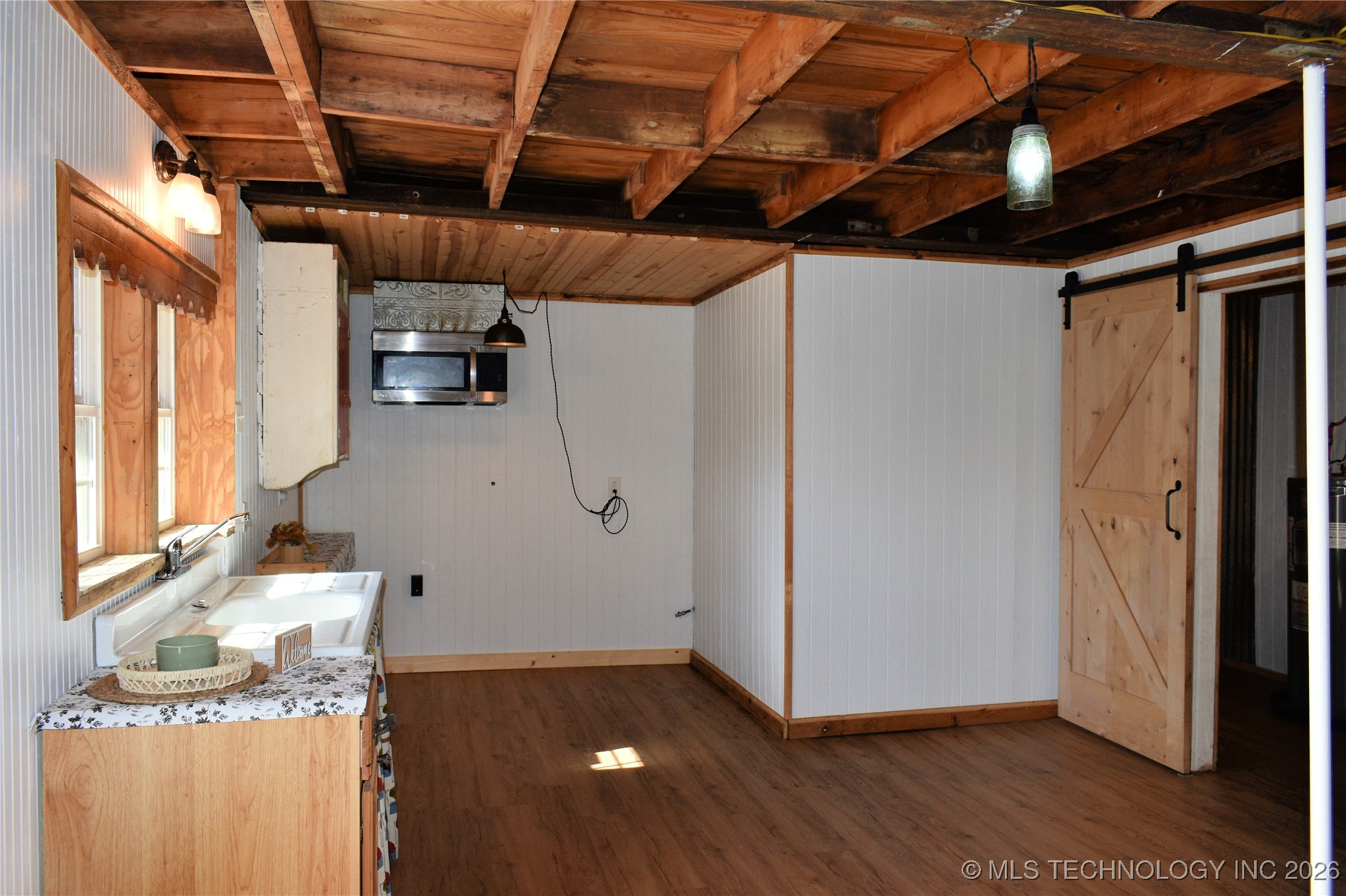 105 W Valliant Avenue Property Photo 5