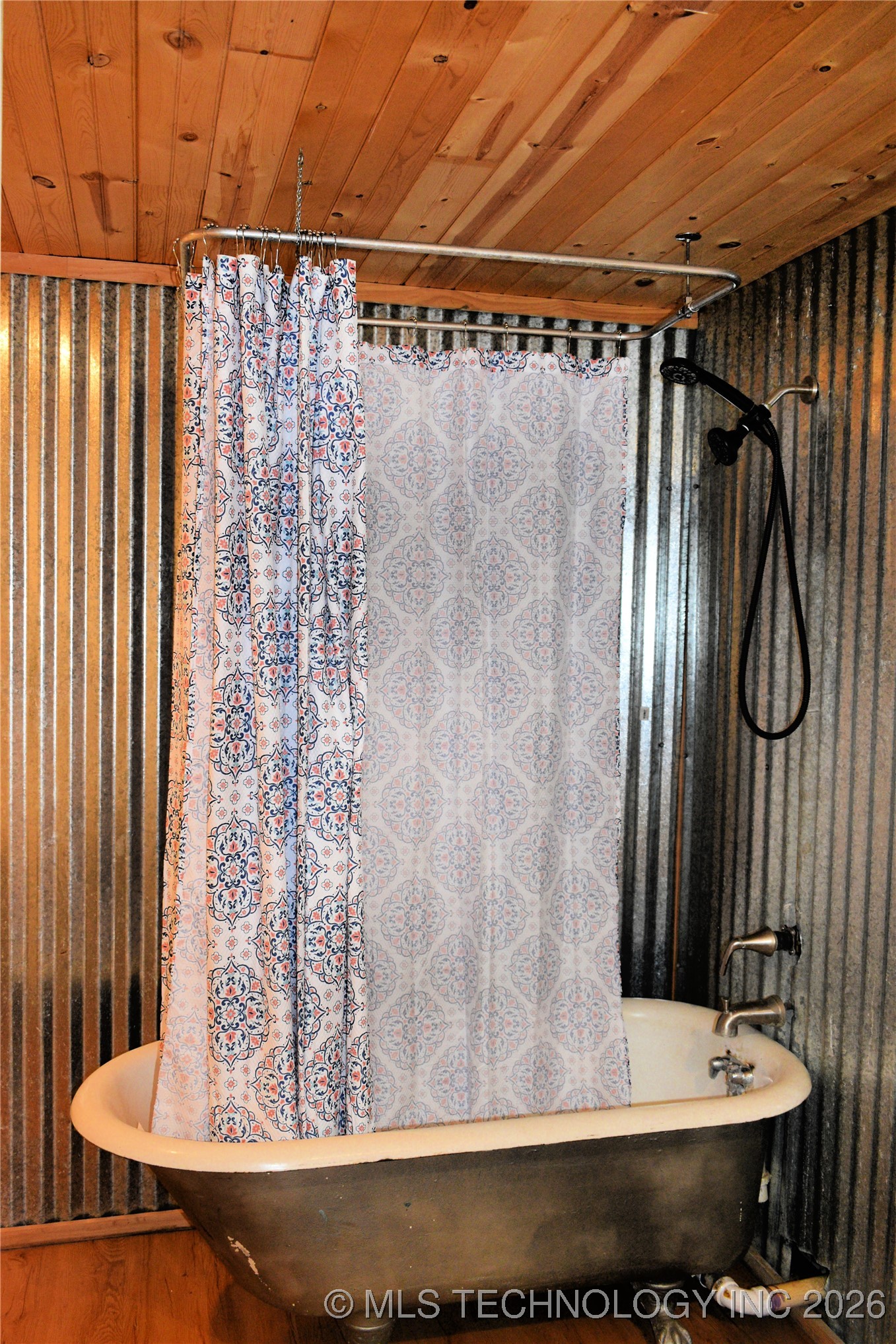 105 W Valliant Avenue Property Photo 14