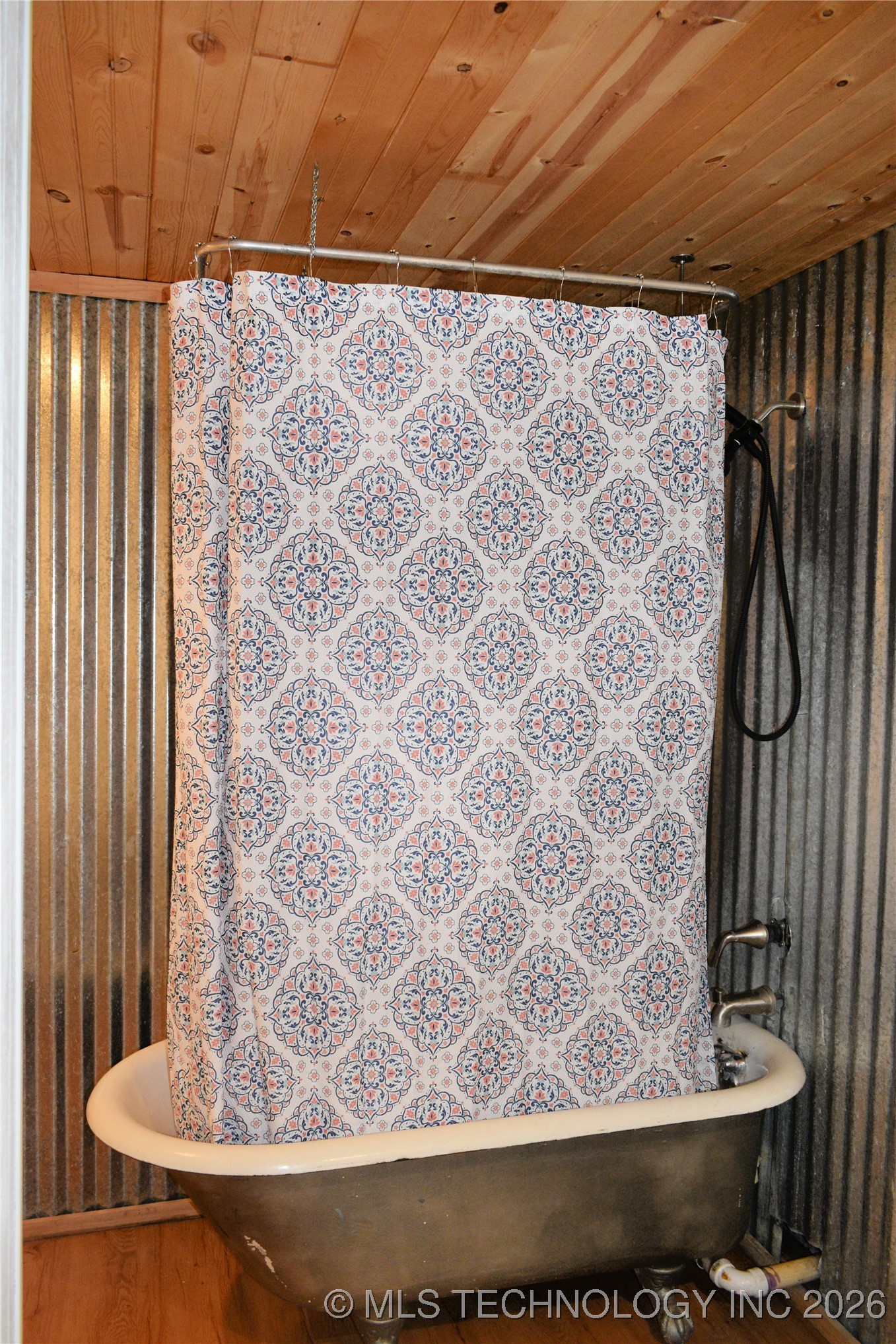 105 W Valliant Avenue Property Photo 15