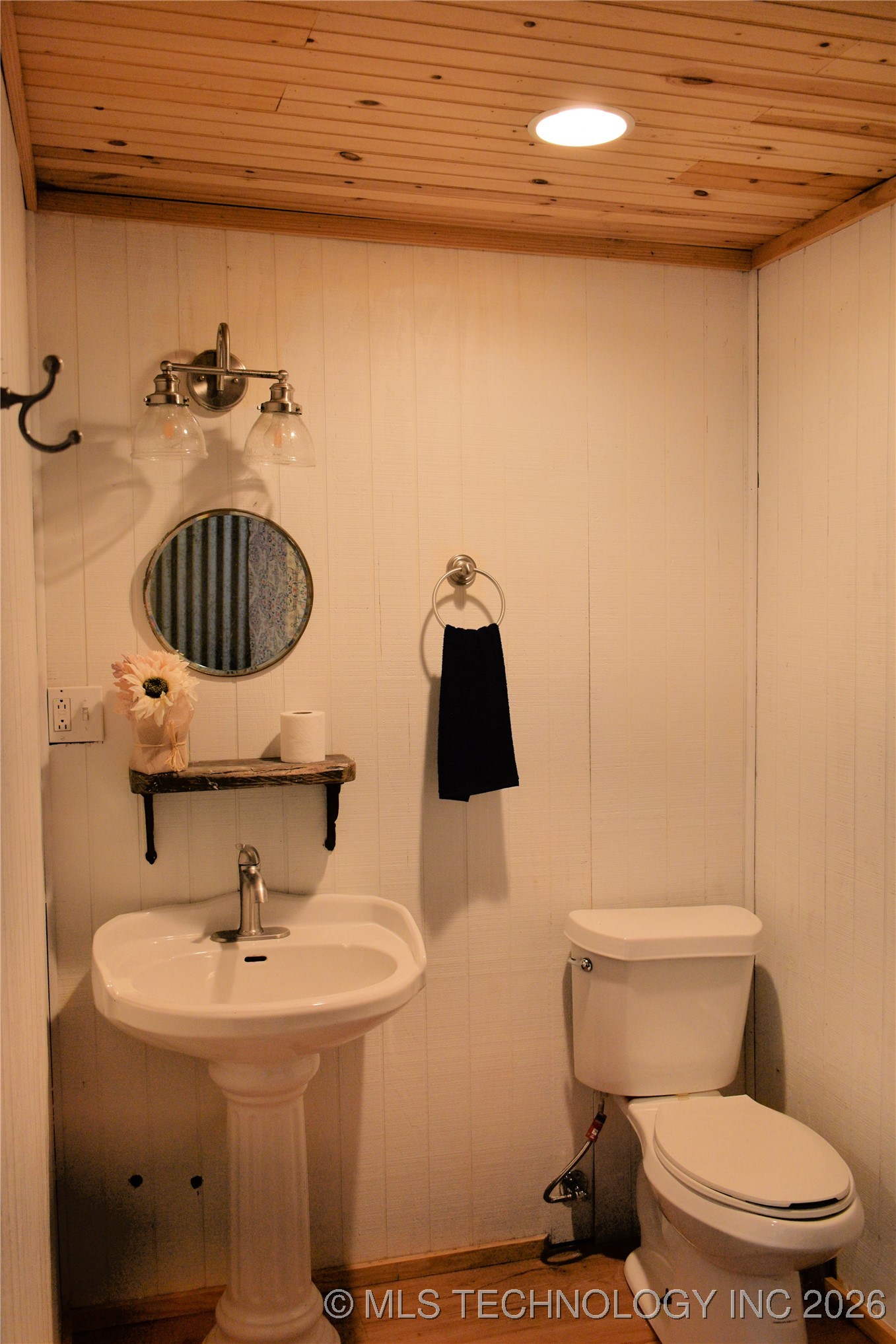 105 W Valliant Avenue Property Photo 17