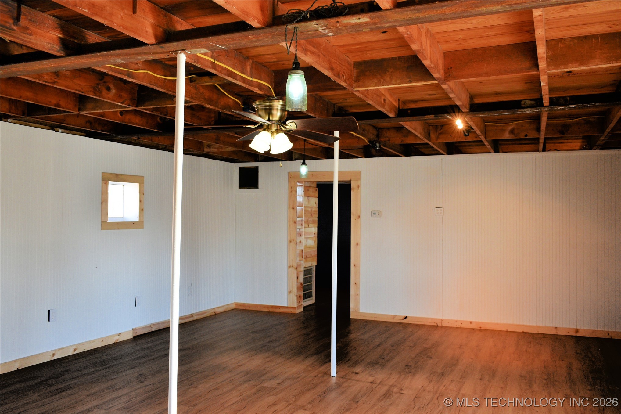 105 W Valliant Avenue Property Photo 18