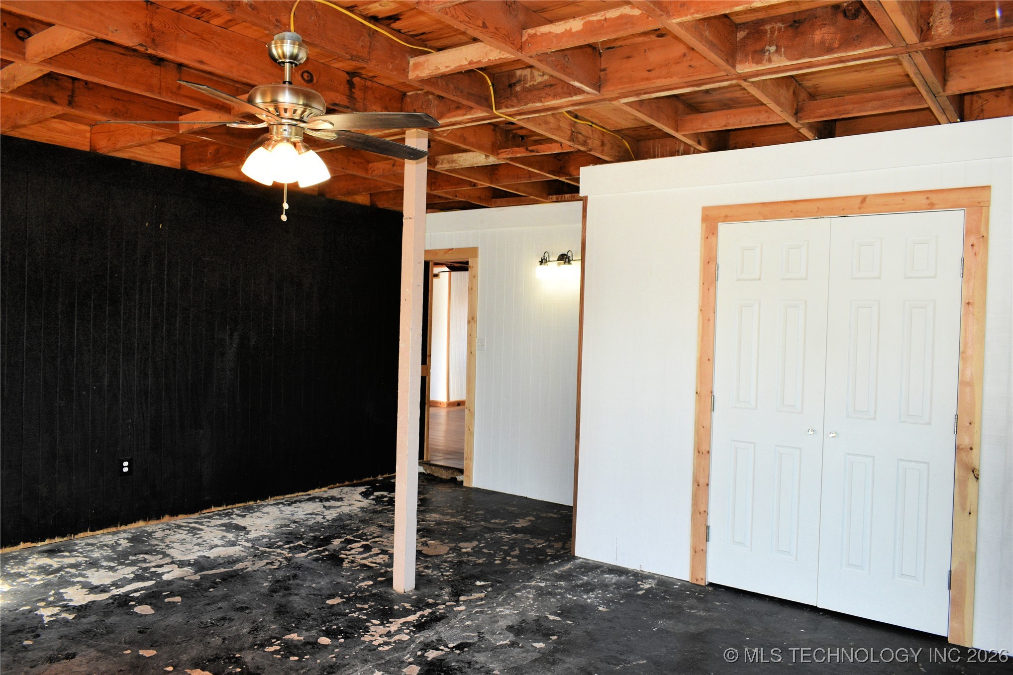 105 W Valliant Avenue Property Photo 21