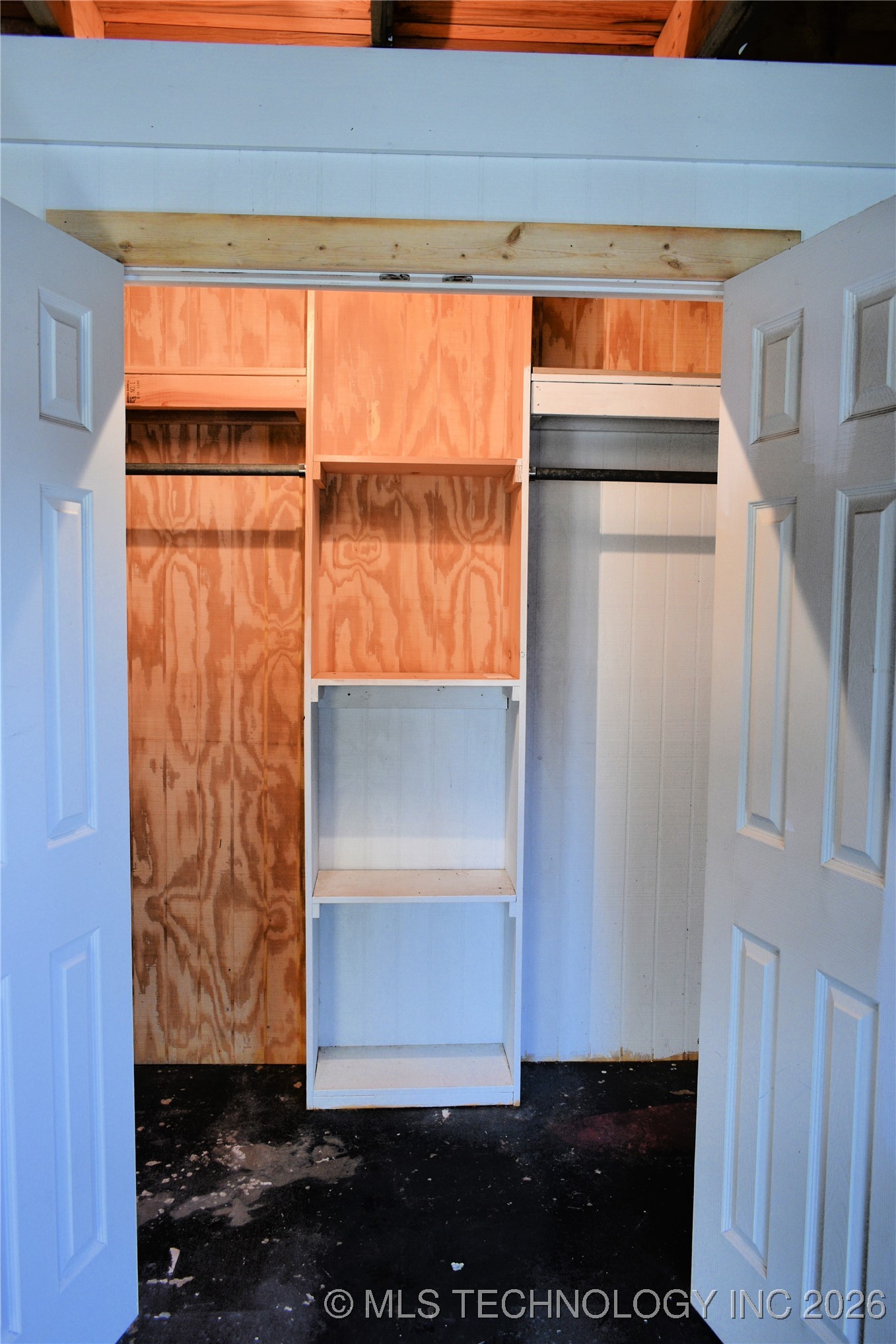 105 W Valliant Avenue Property Photo 22