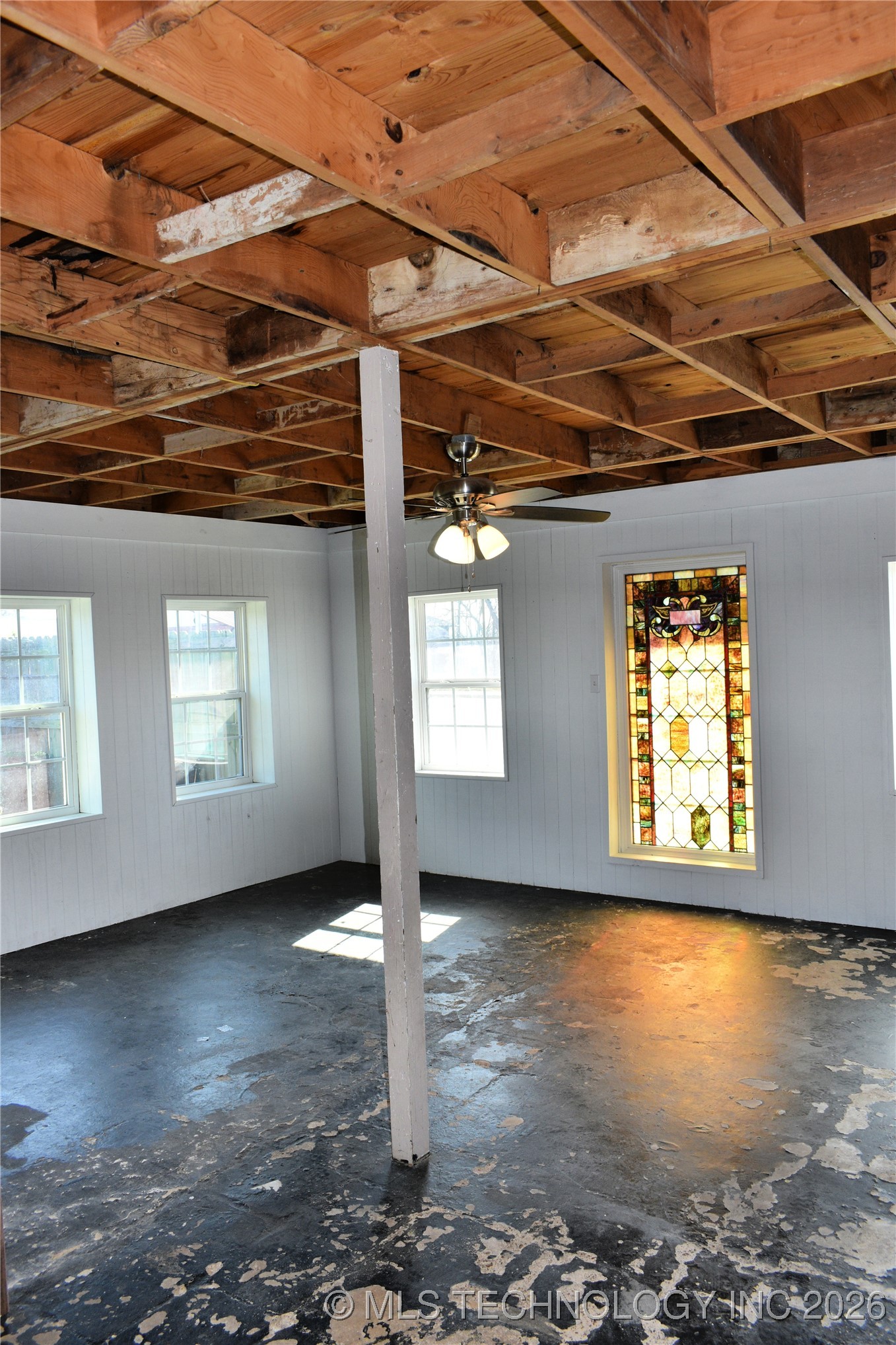 105 W Valliant Avenue Property Photo 25