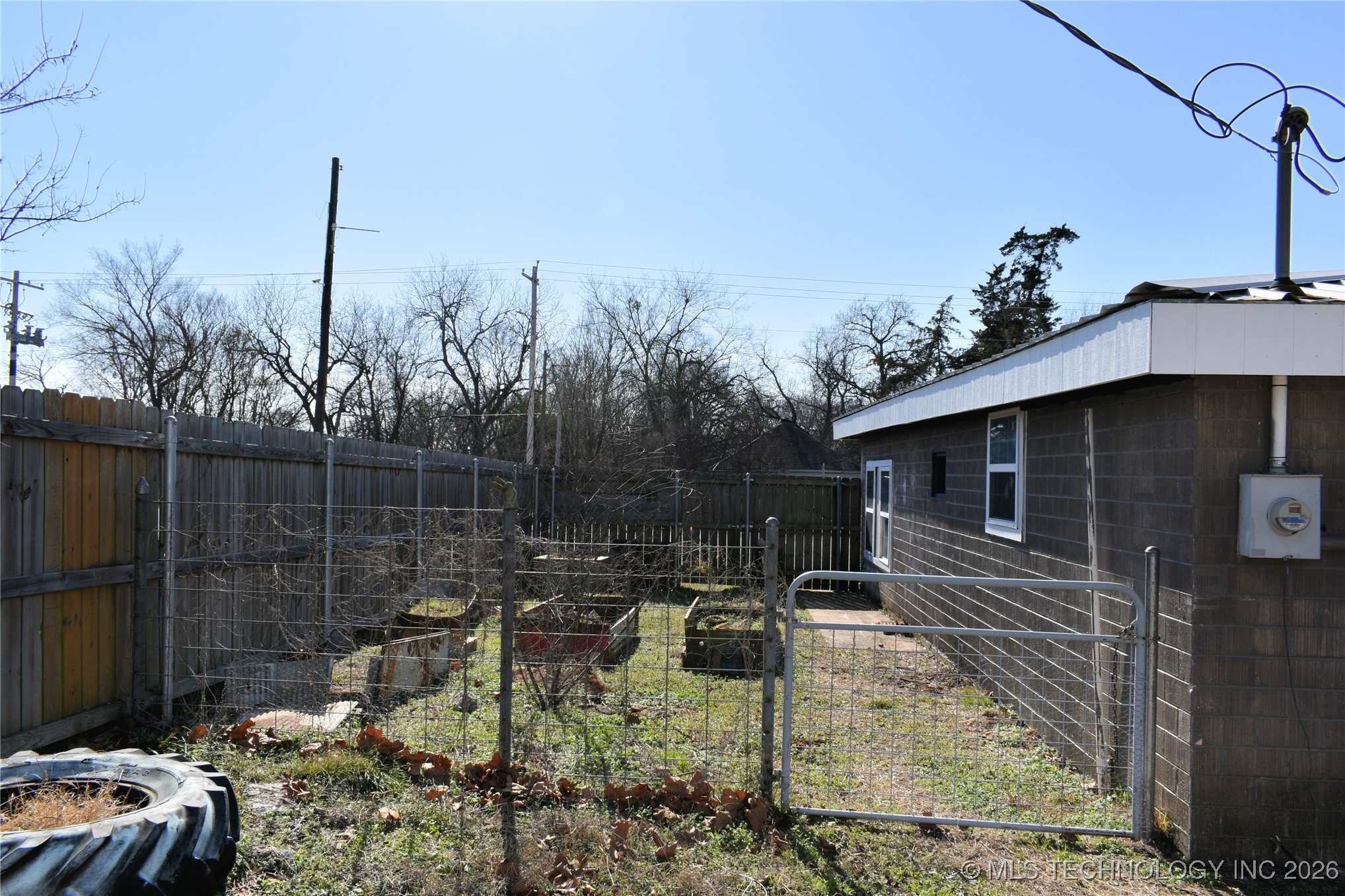 105 W Valliant Avenue Property Photo 28