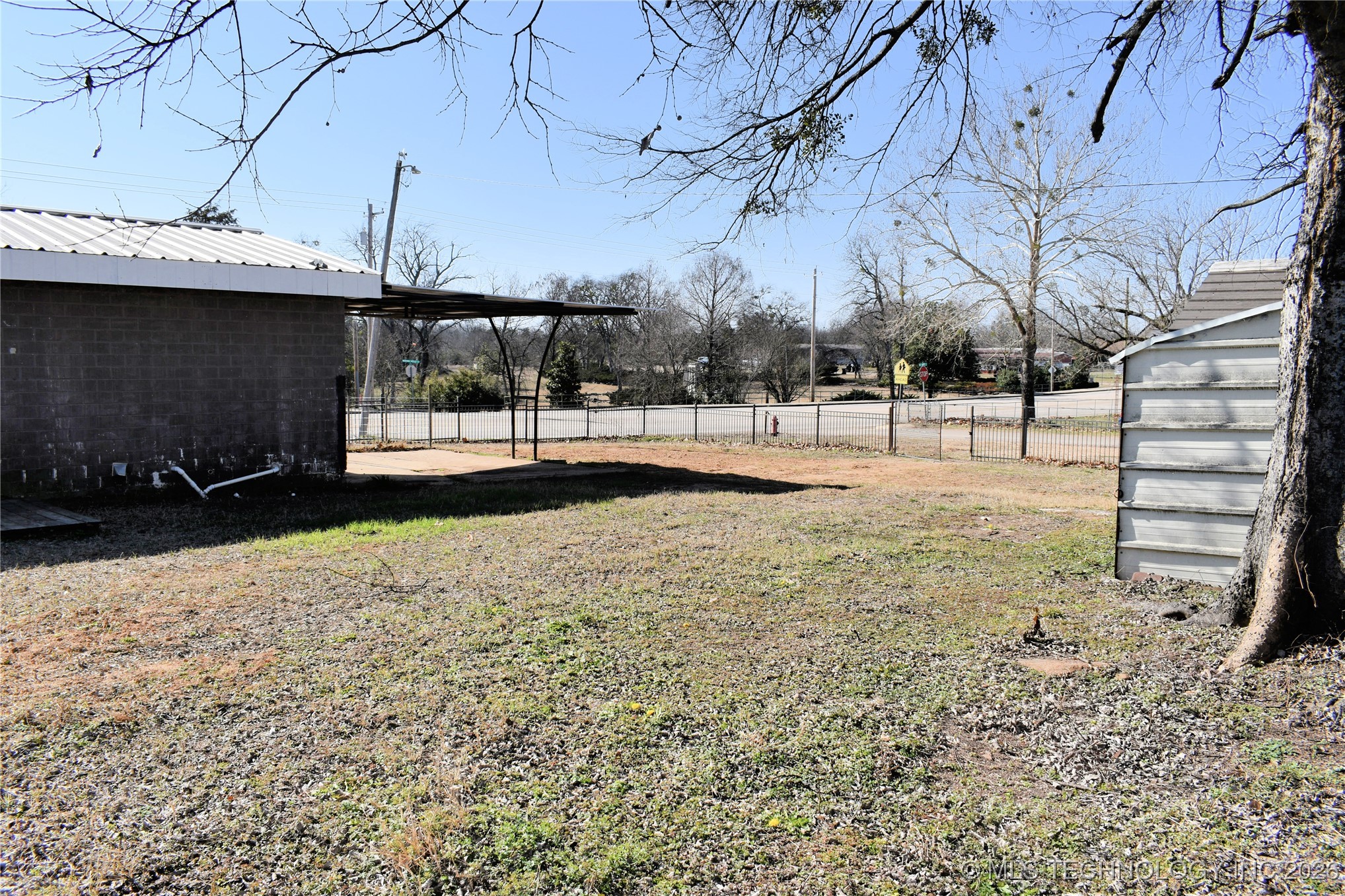 105 W Valliant Avenue Property Photo 35