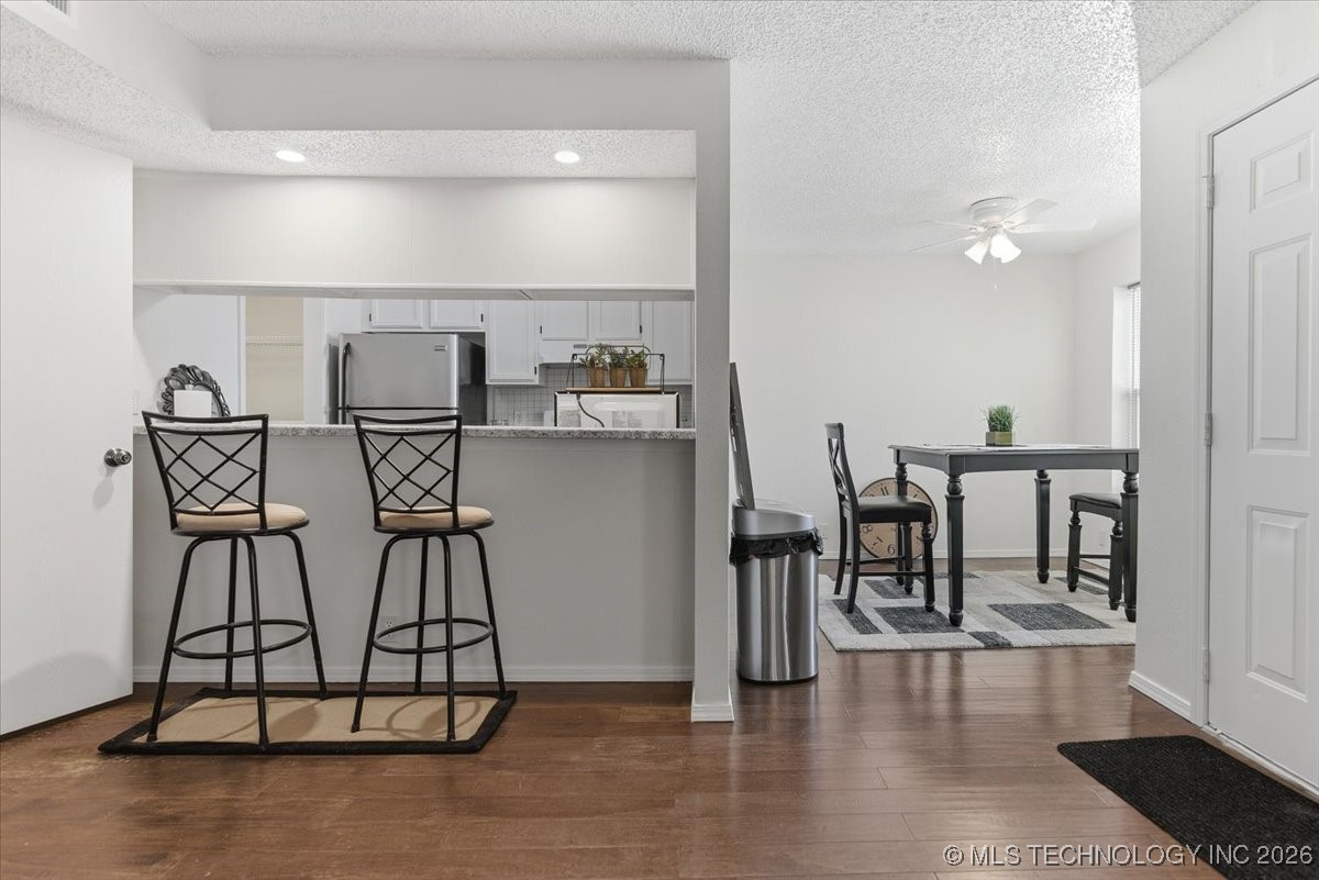 2433 E 87th Street 285 Property Photo 4