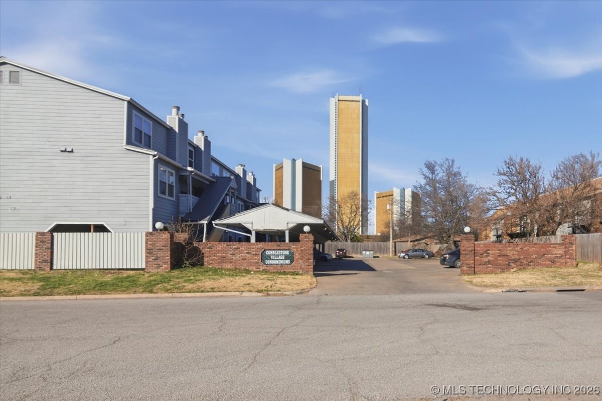 2433 E 87th Street 285 Property Photo 27