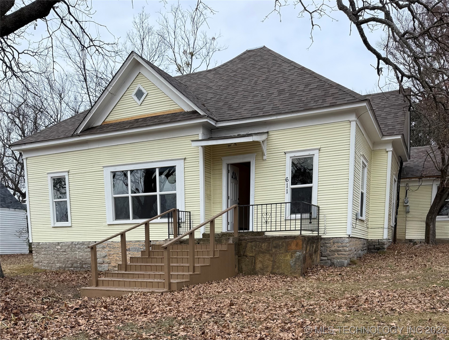 611 Goingsnake Property Photo 1