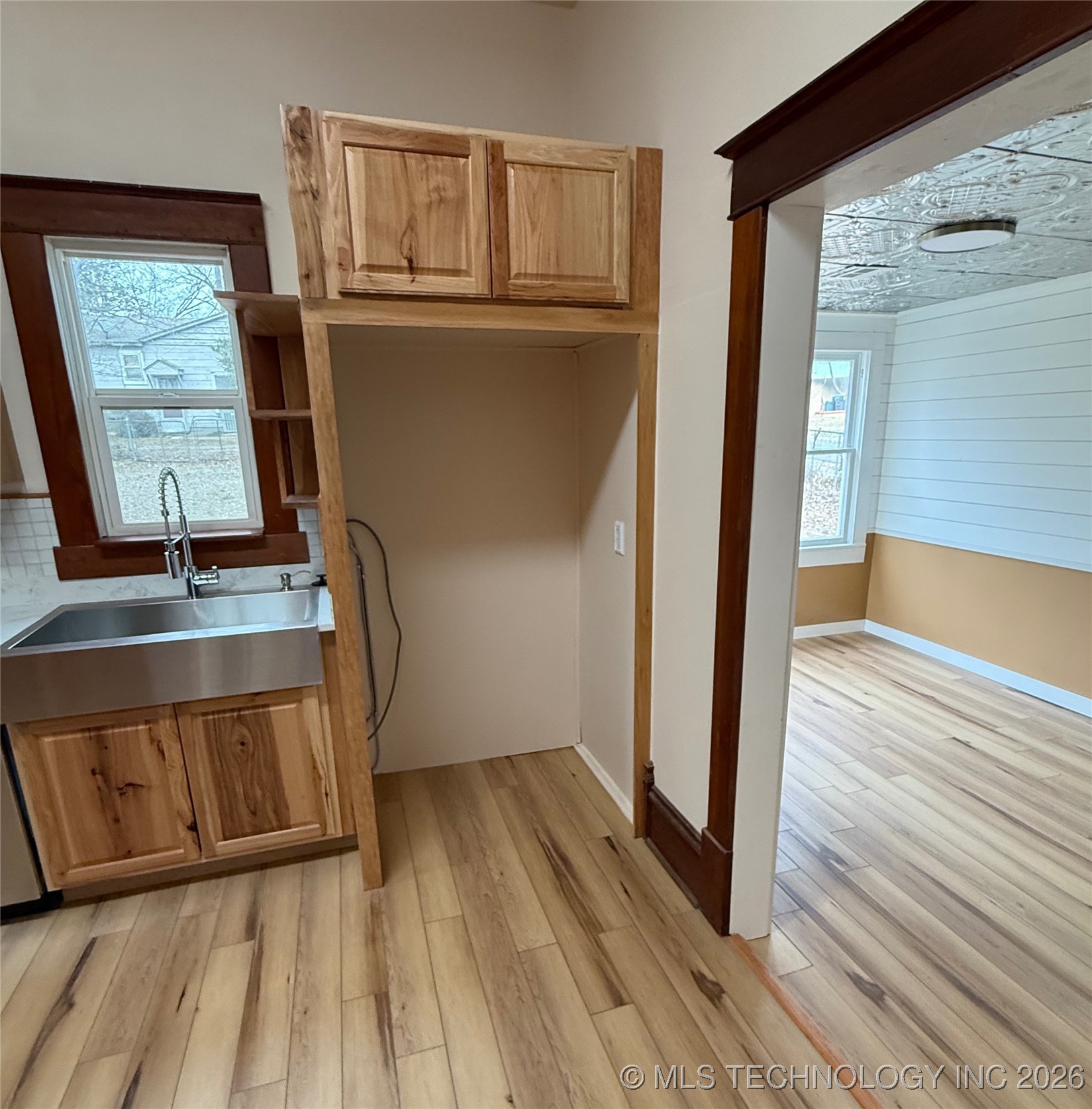 611 Goingsnake Property Photo 4