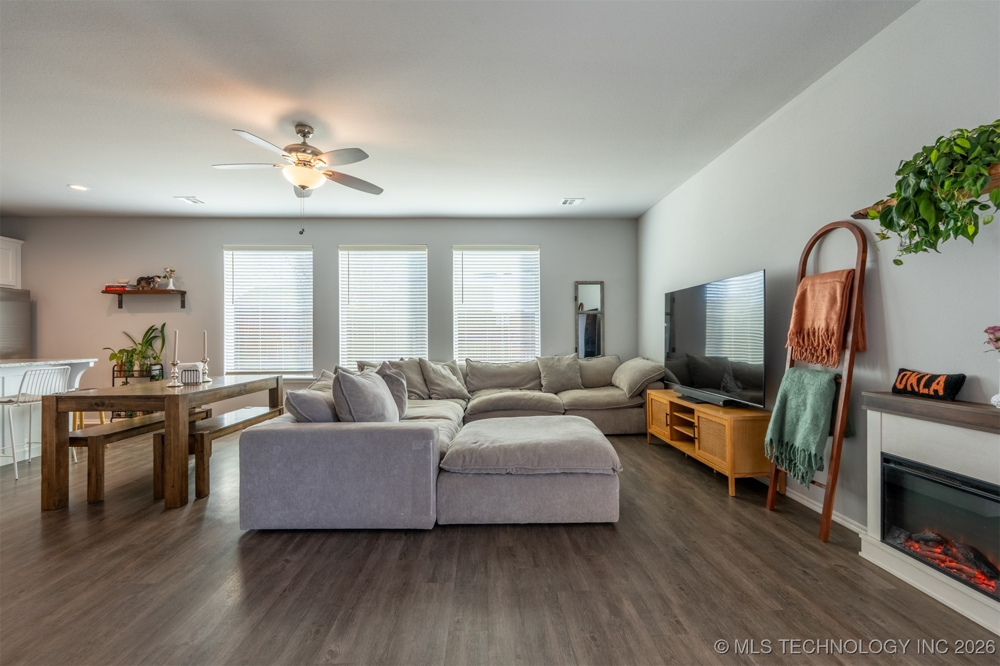 8897 S 256th East Place Property Photo 9