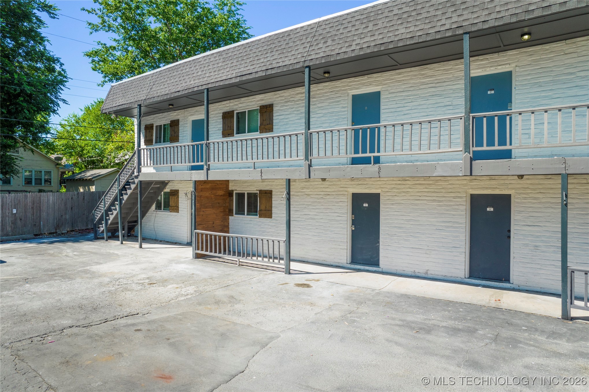 2618 E 8th Street Property Photo 4