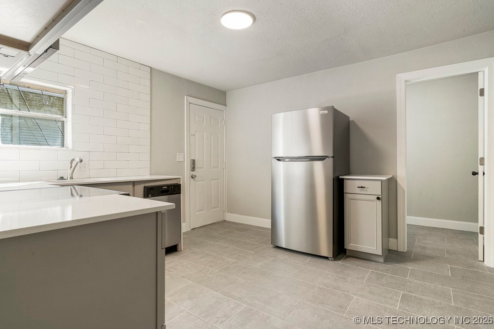 2618 E 8th Street Property Photo 12