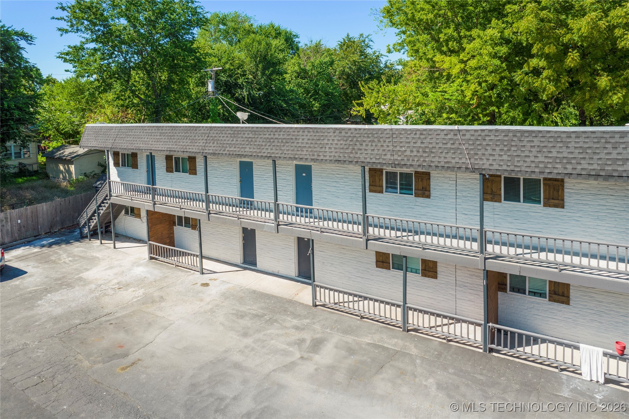 2618 E 8th Street Property Photo 15