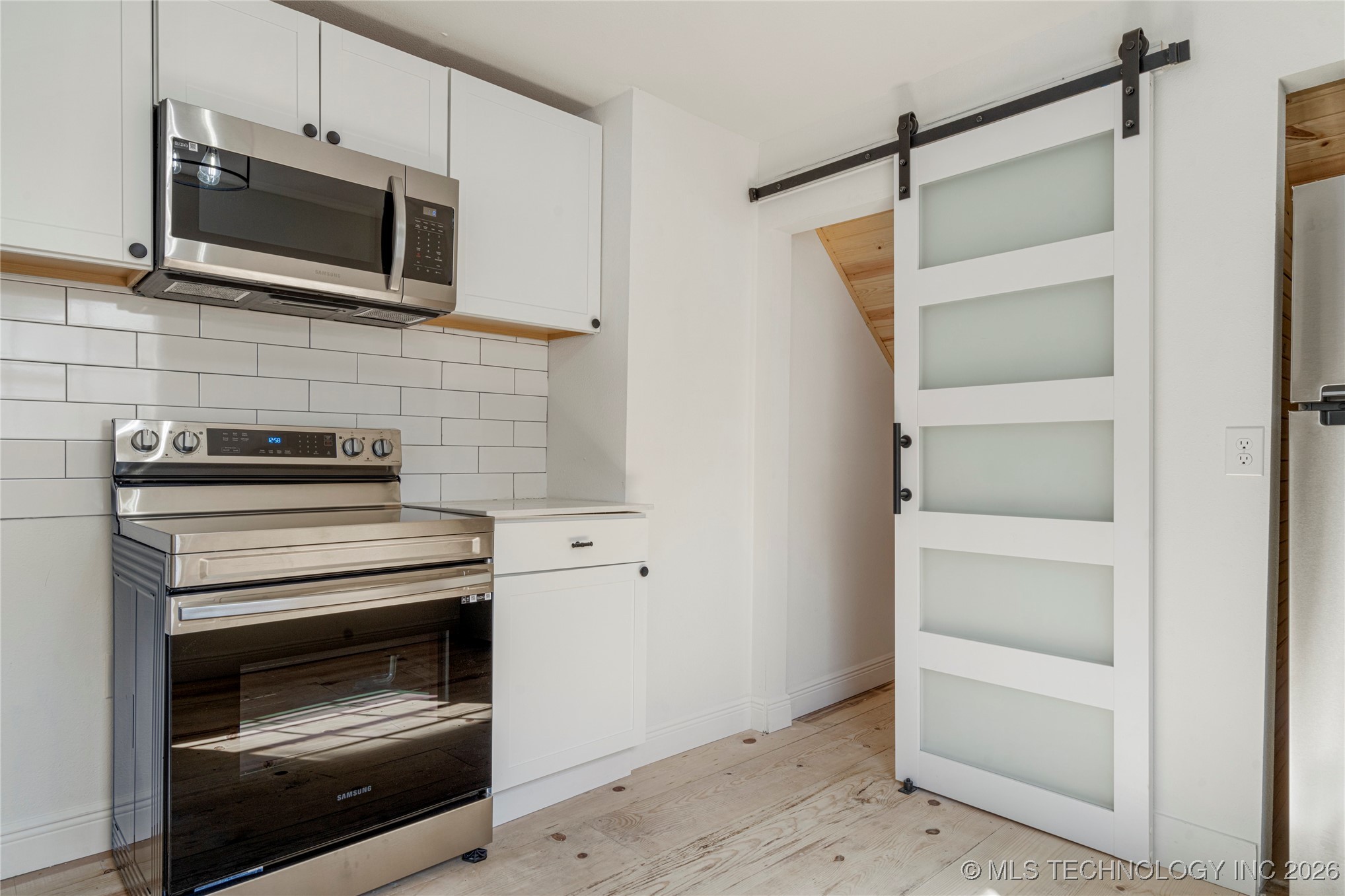 2618 E 8th Street Property Photo 18