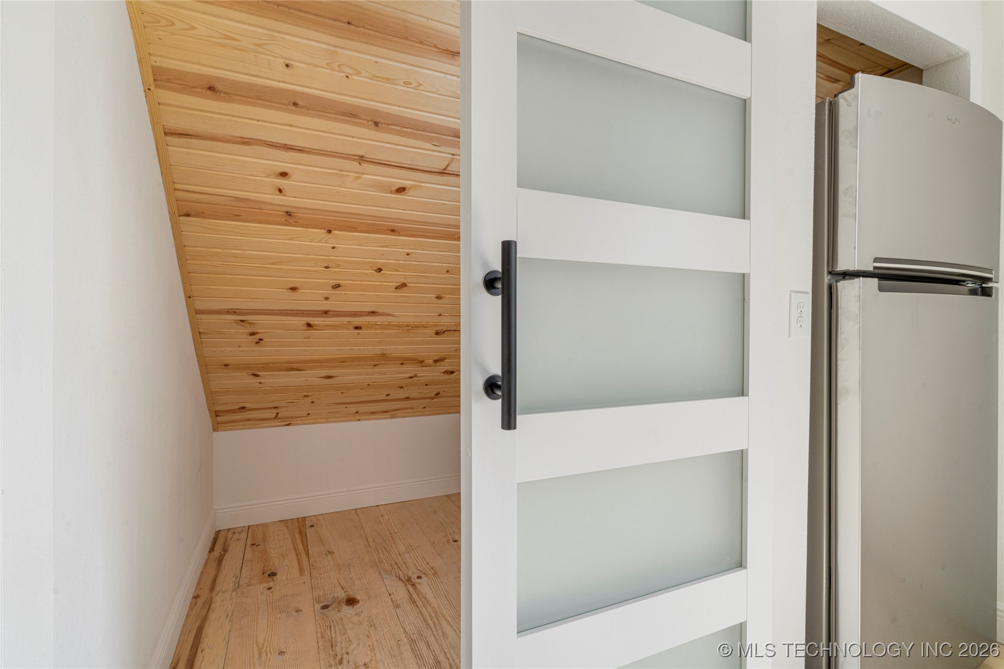 2618 E 8th Street Property Photo 23