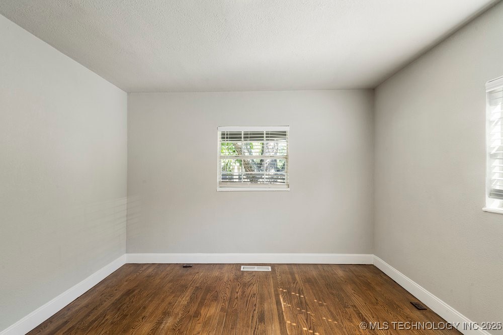 2618 E 8th Street Property Photo 29