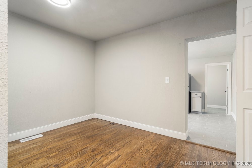 2618 E 8th Street Property Photo 30