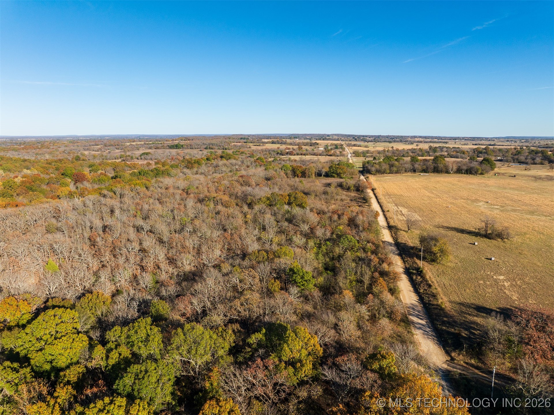 1 E 1020 Road Property Photo 3