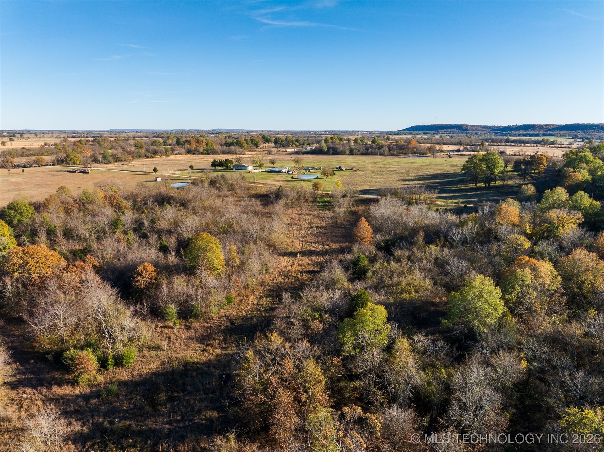 1 E 1020 Road Property Photo 9