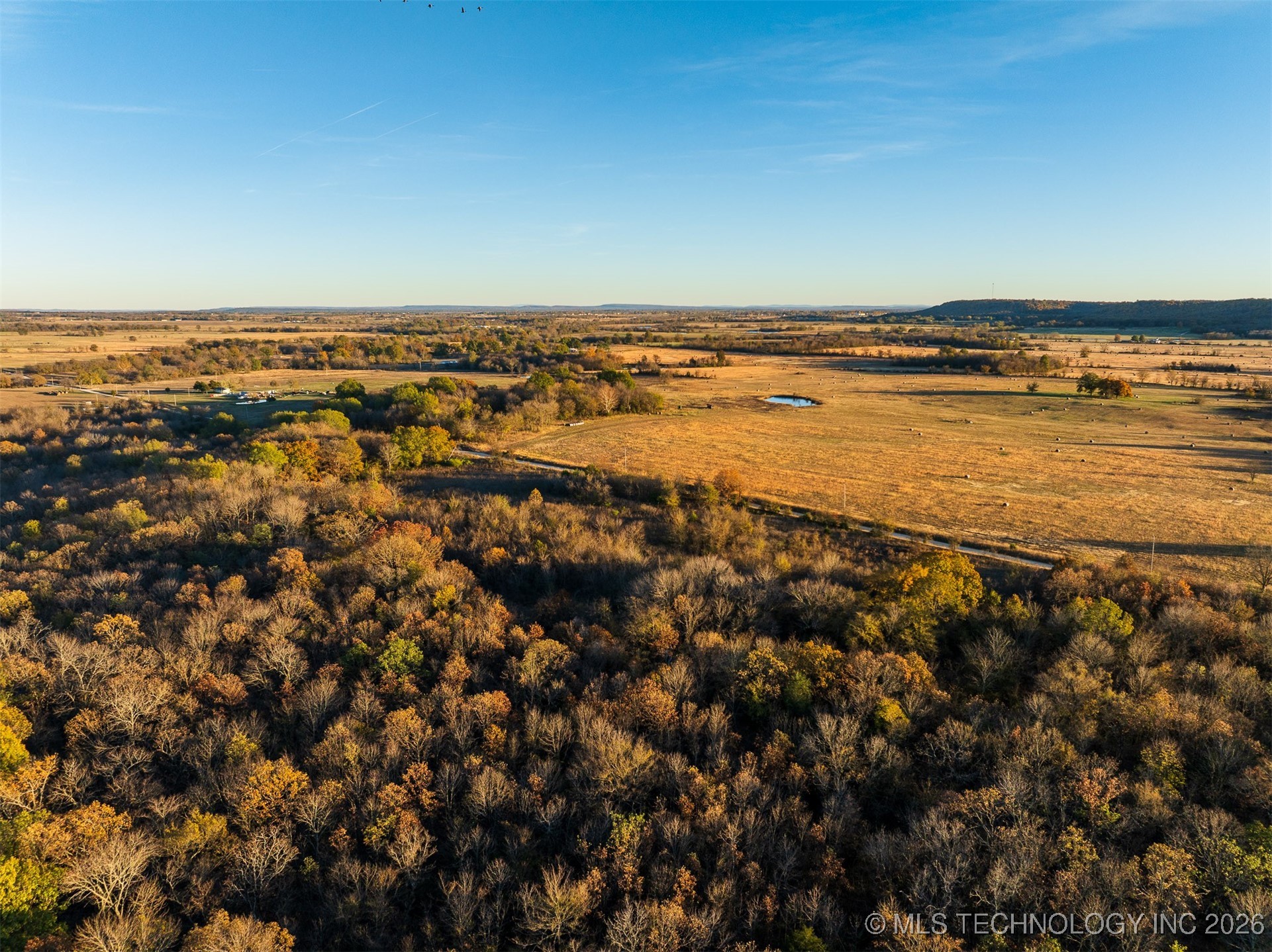 1 E 1020 Road Property Photo 22