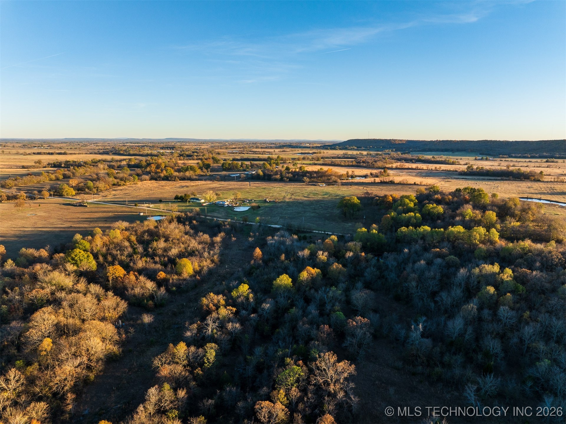 1 E 1020 Road Property Photo 54