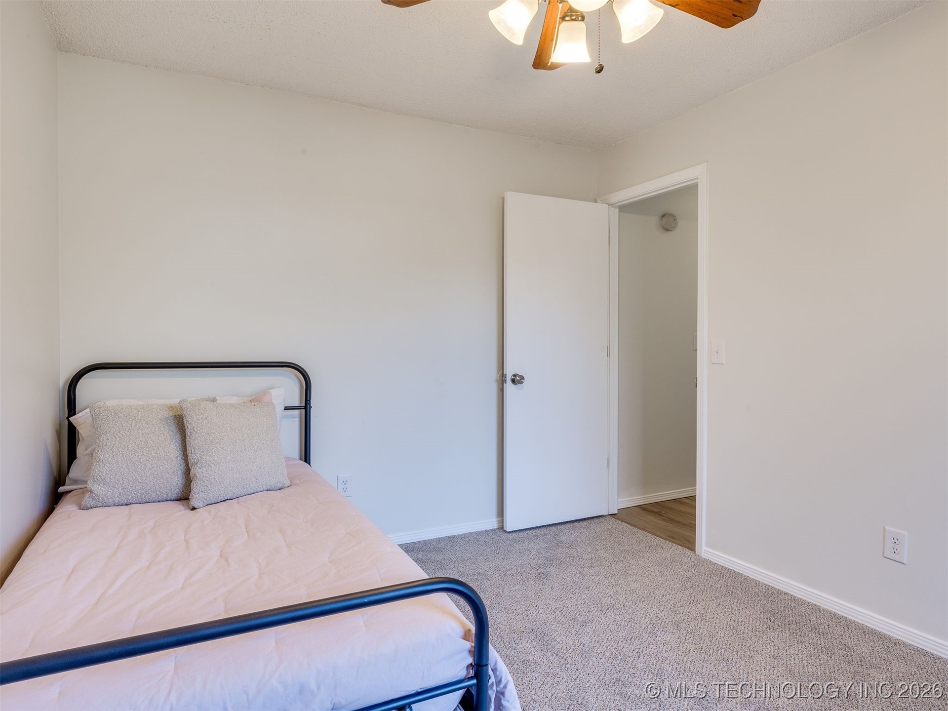 1915 S Indianapolis Avenue Property Photo 37