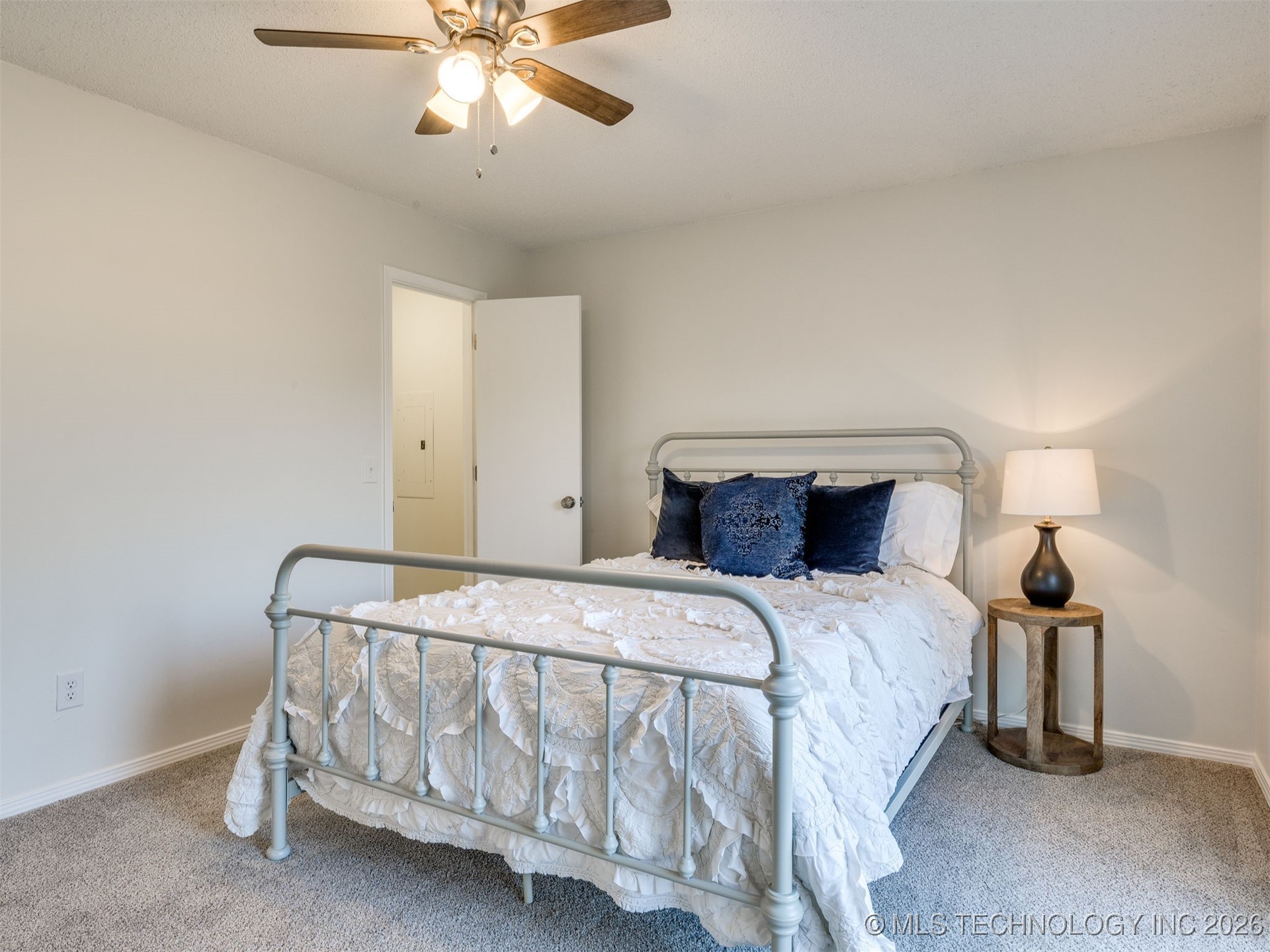 1915 S Indianapolis Avenue Property Photo 39