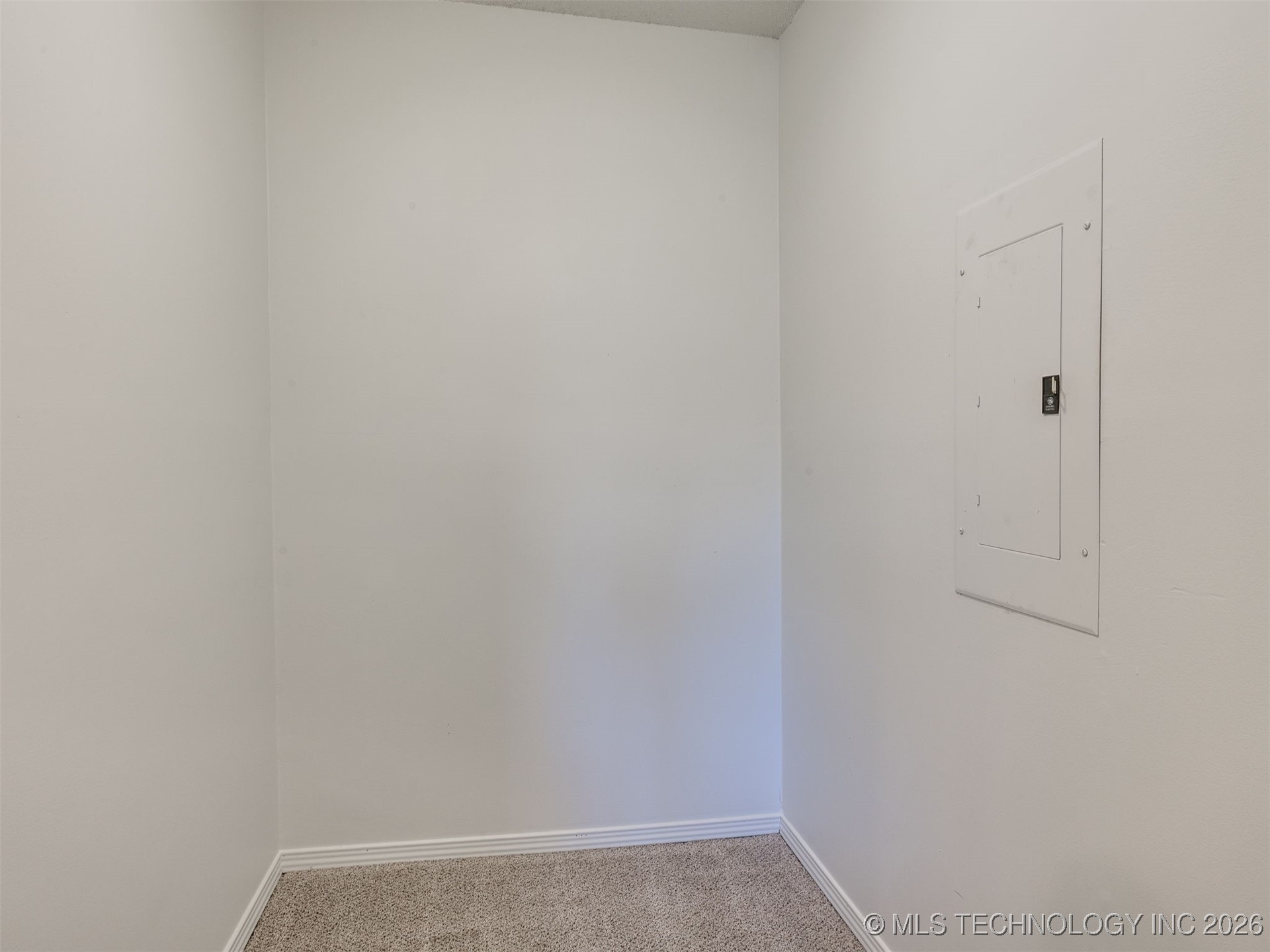 1915 S Indianapolis Avenue Property Photo 42