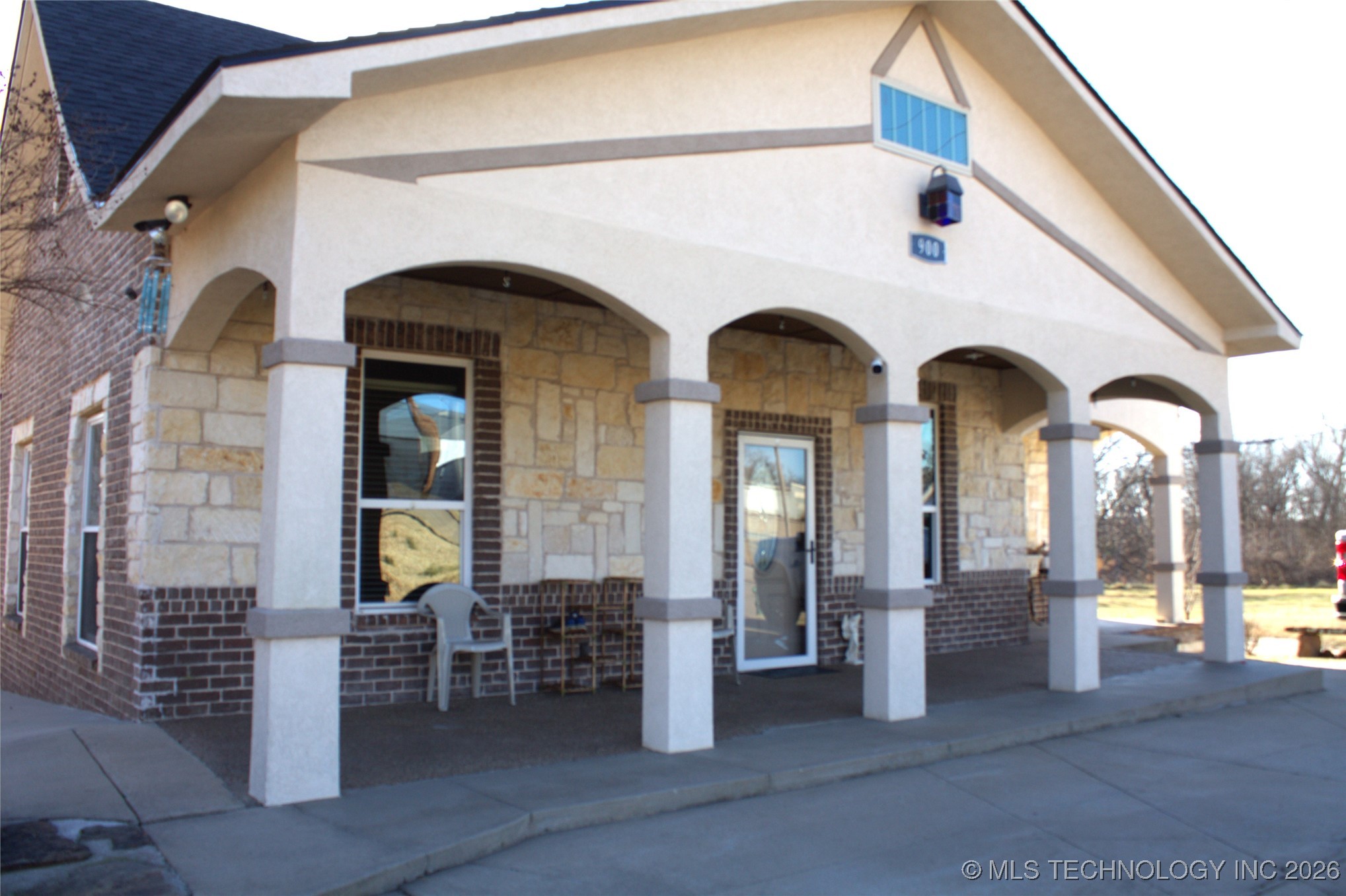 900 E Choctaw Avenue Property Photo 2