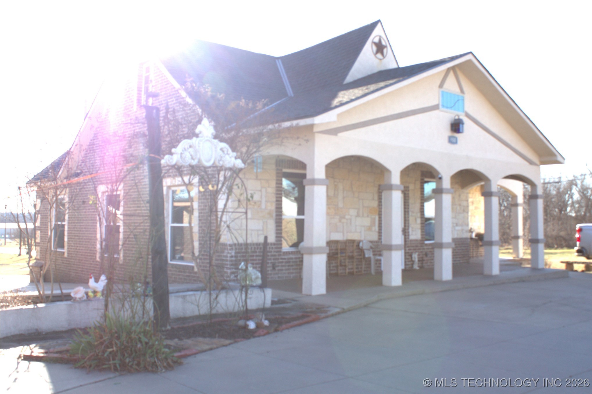 900 E Choctaw Avenue Property Photo 4