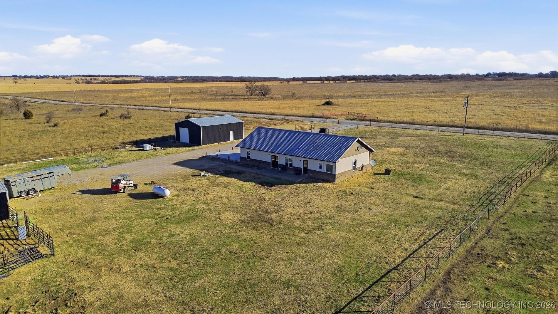 11252 S 4110 Road Property Photo 4