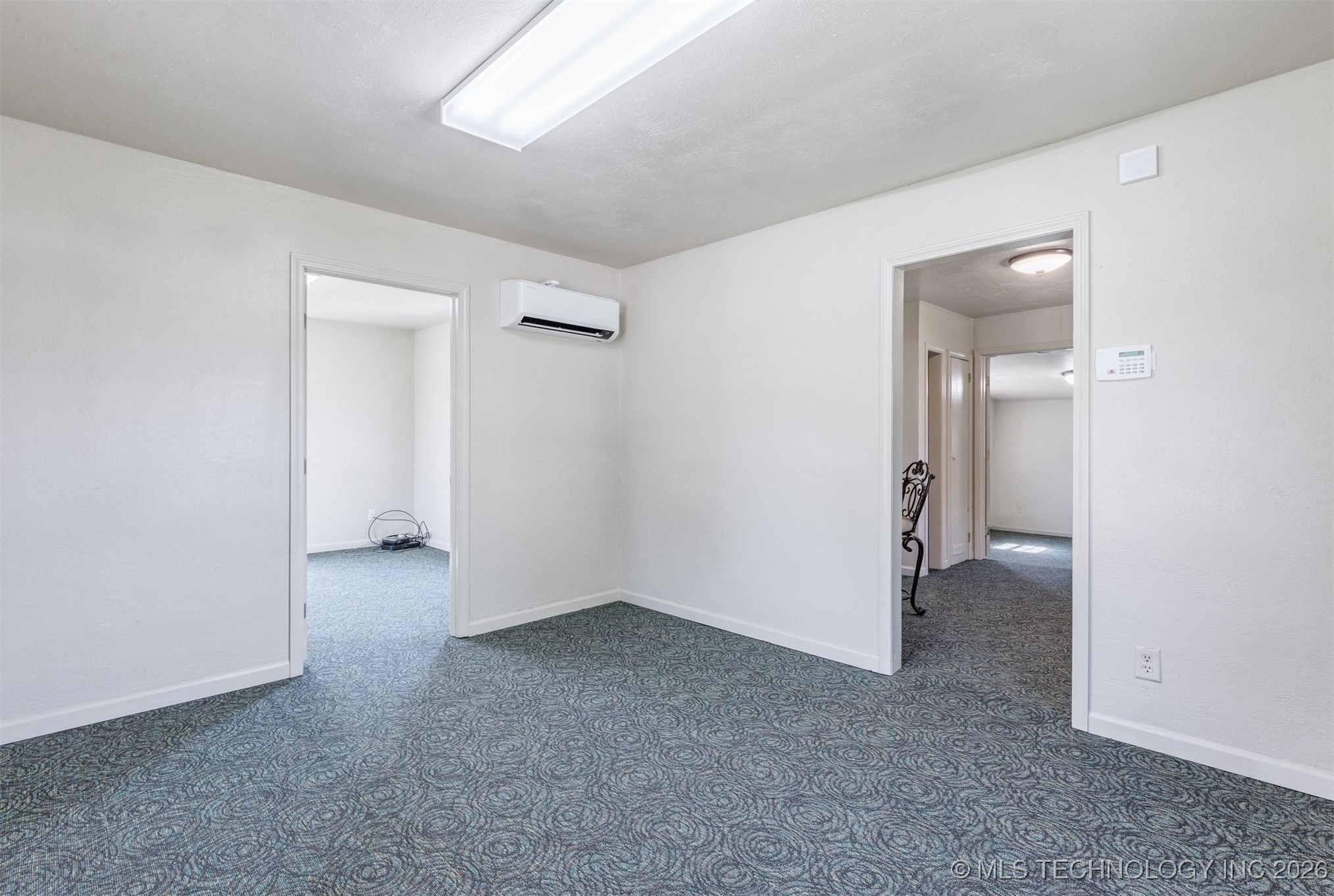 210 E Redwood Street Property Photo 8