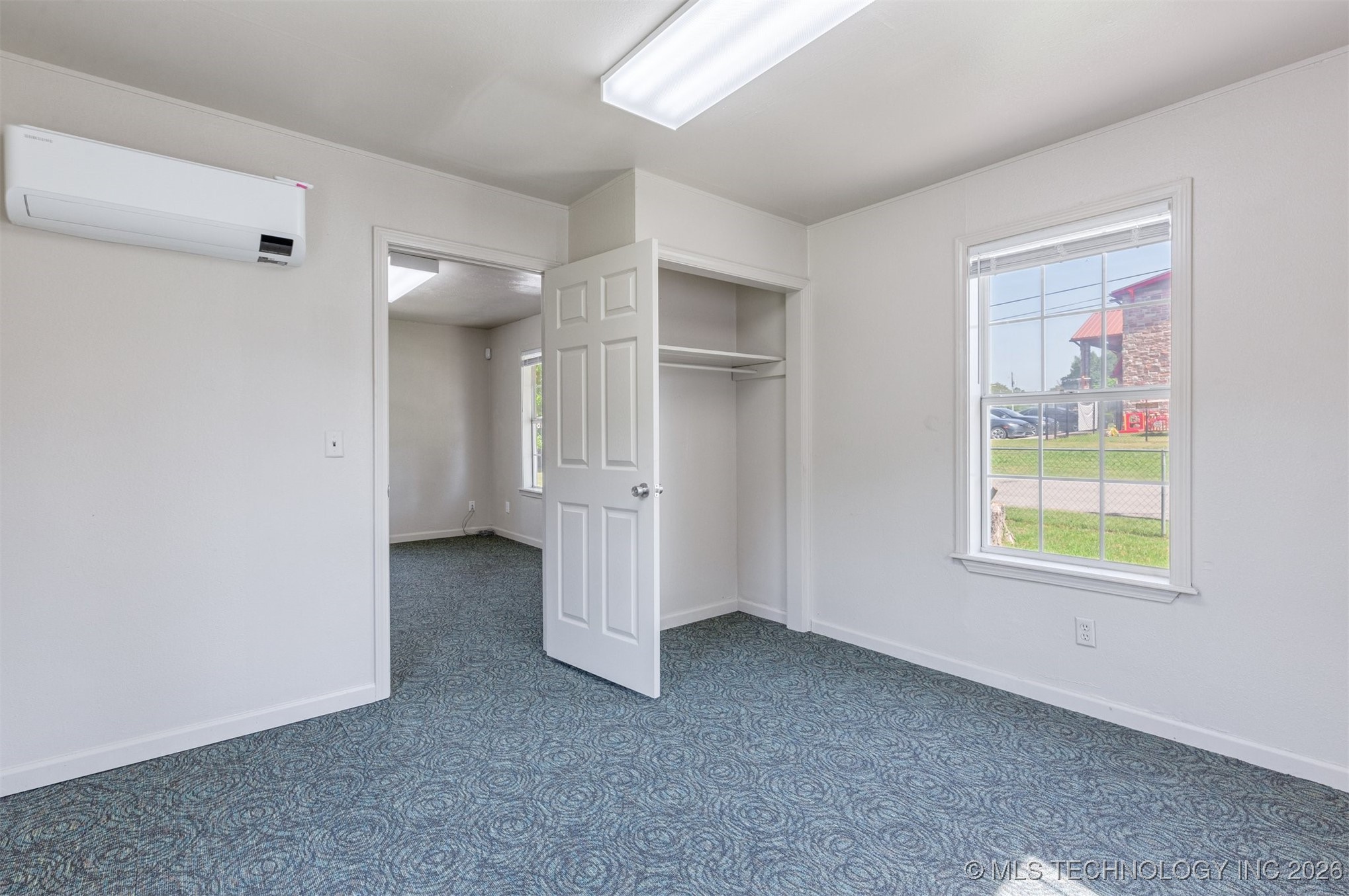 210 E Redwood Street Property Photo 12