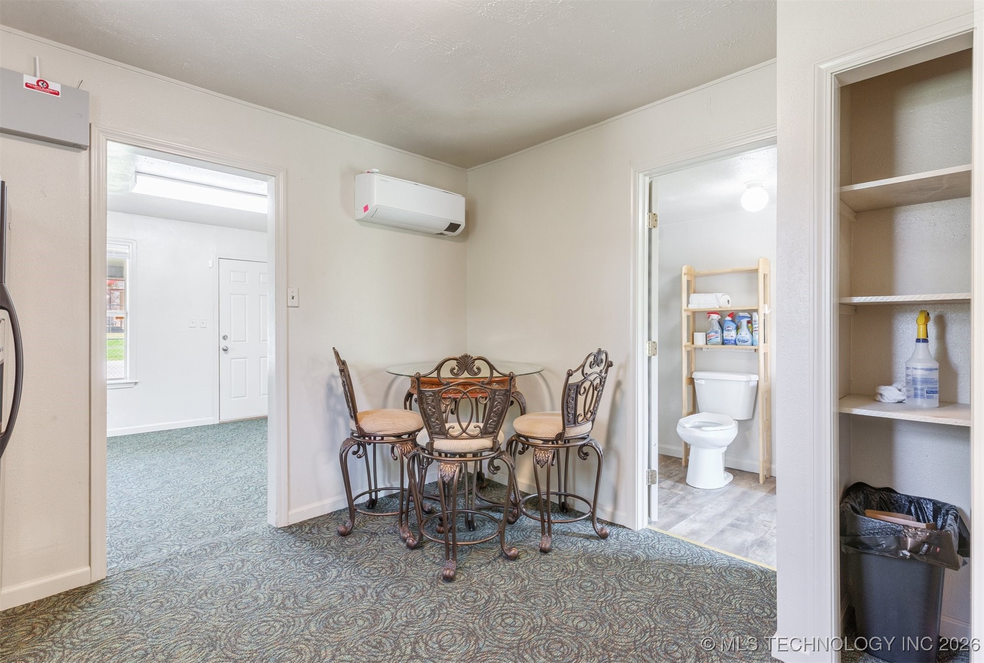 210 E Redwood Street Property Photo 15