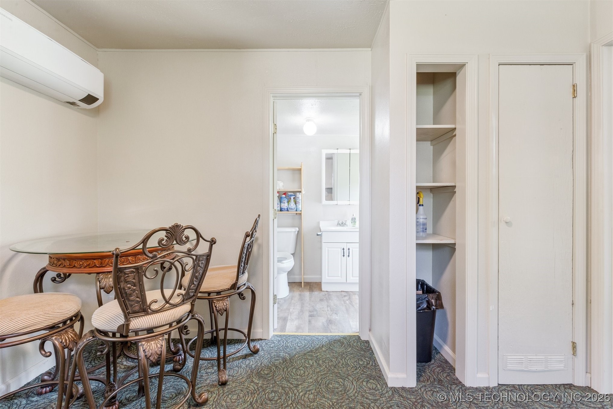 210 E Redwood Street Property Photo 18