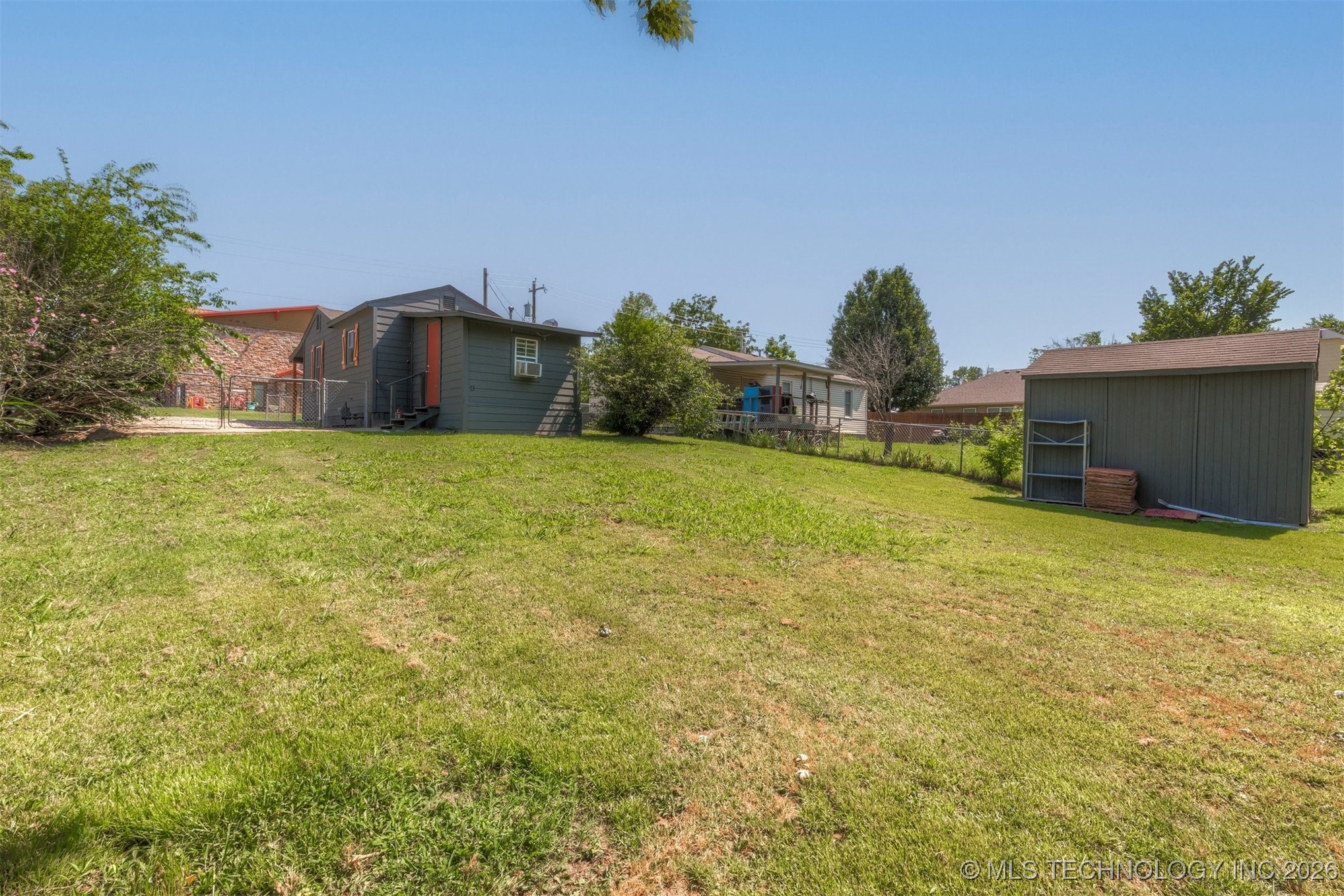 210 E Redwood Street Property Photo 28