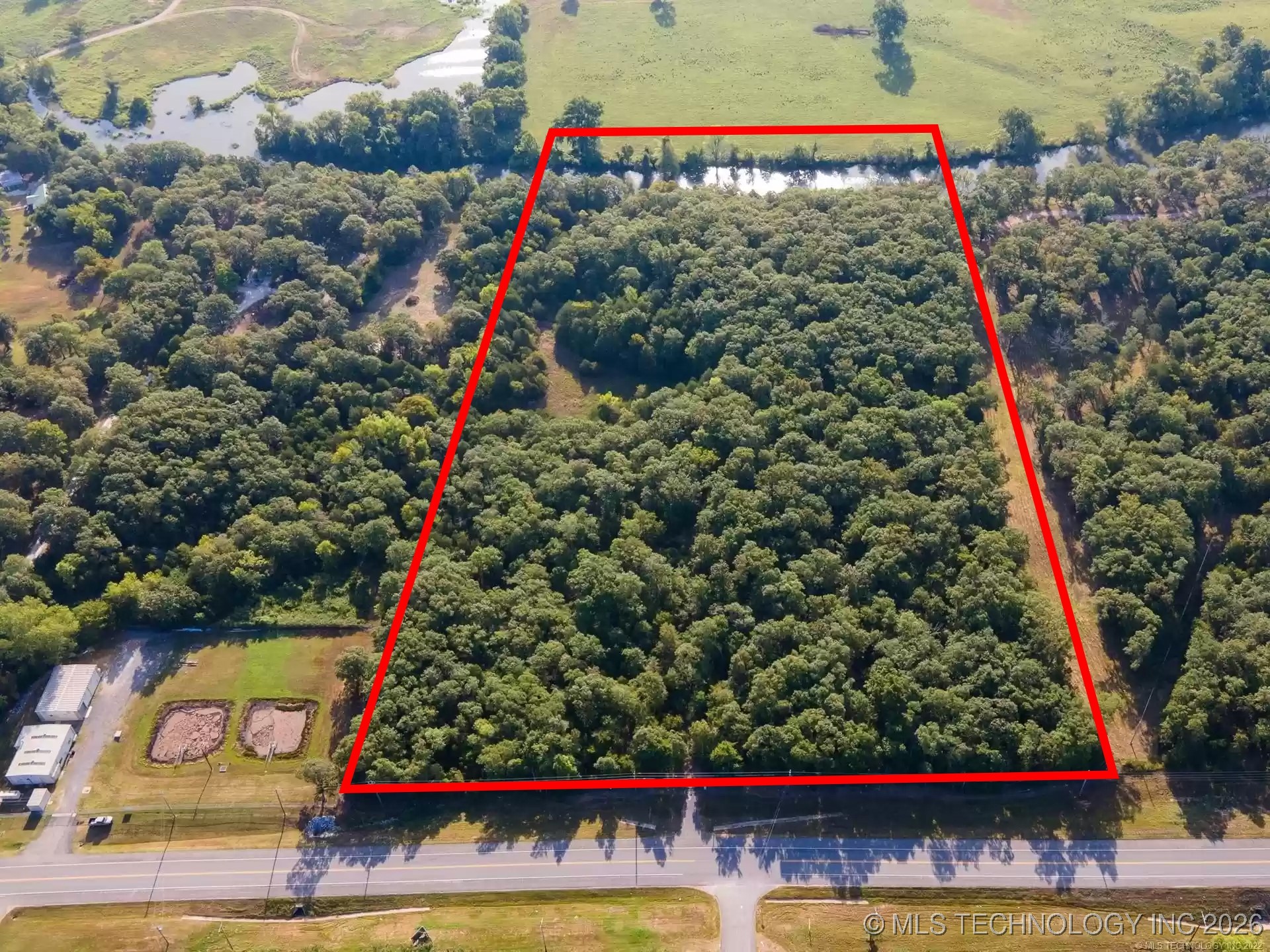 100257 Hwy 100 Property Photo 2