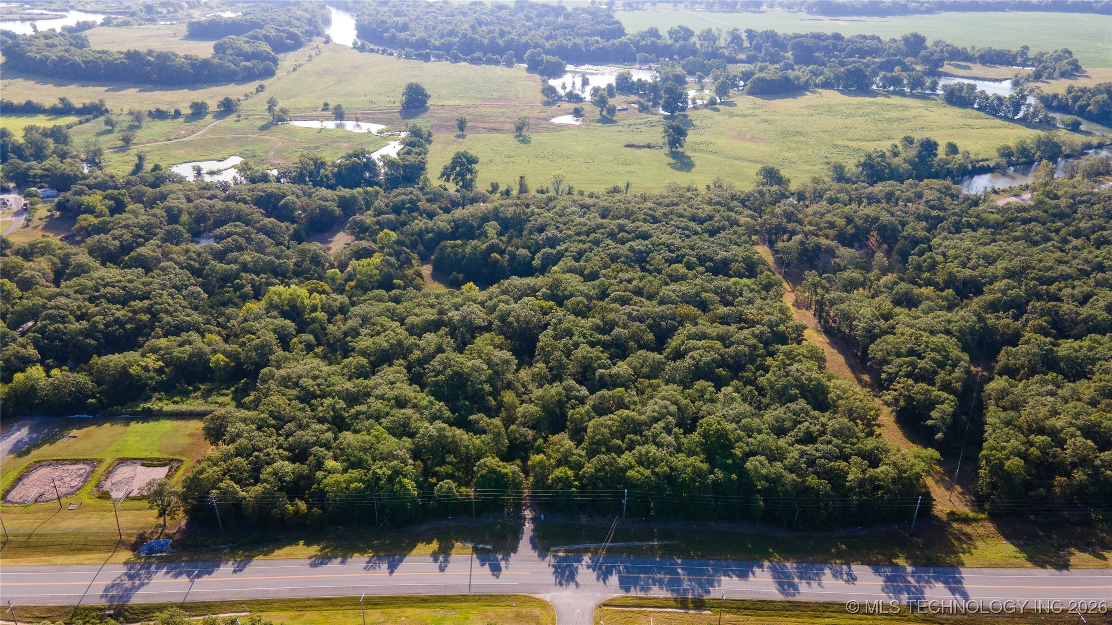 100257 Hwy 100 Property Photo 9