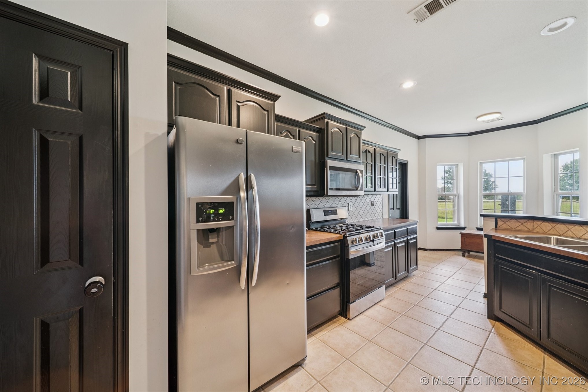 1018 W Evergreen Street Property Photo 11