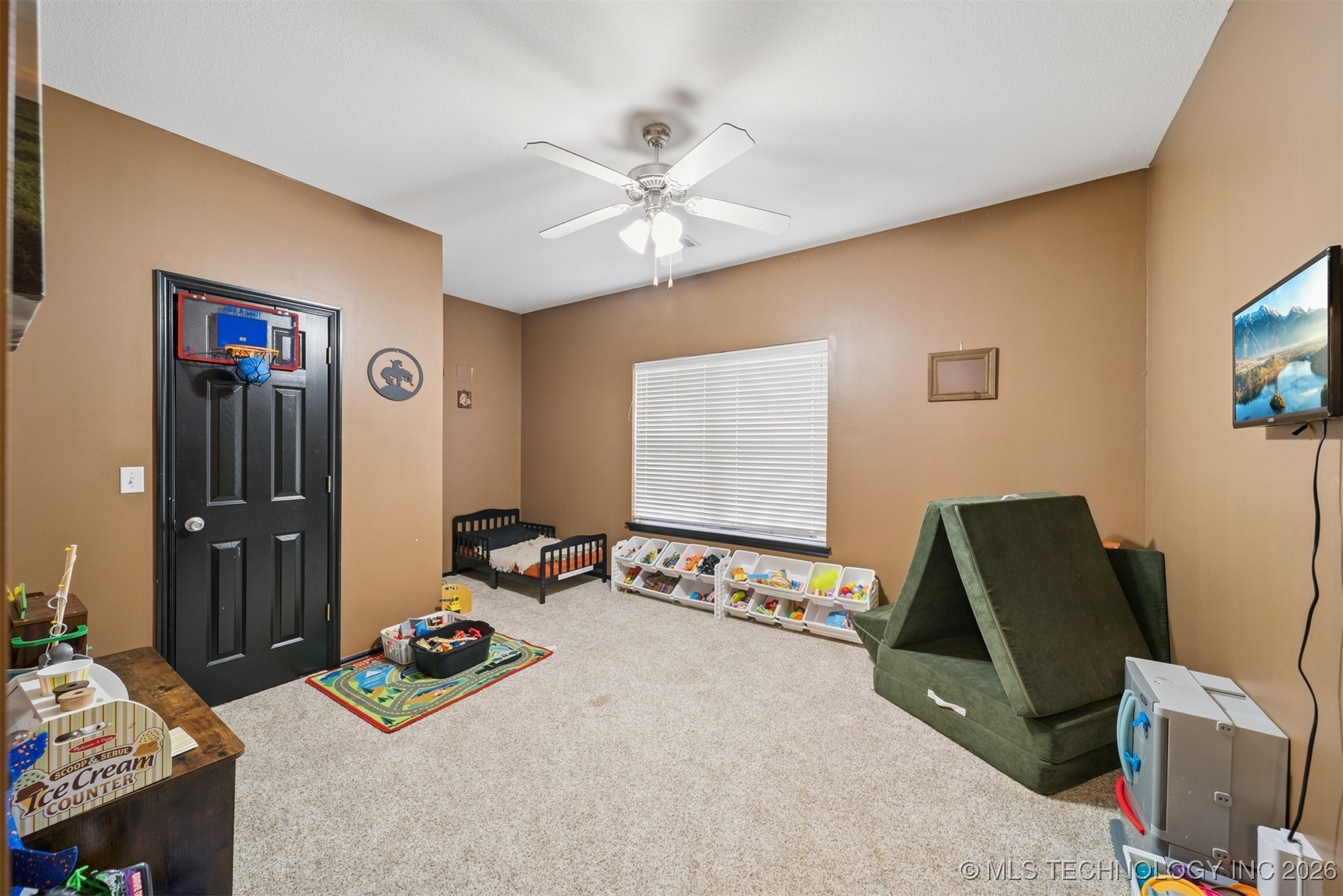 1018 W Evergreen Street Property Photo 18