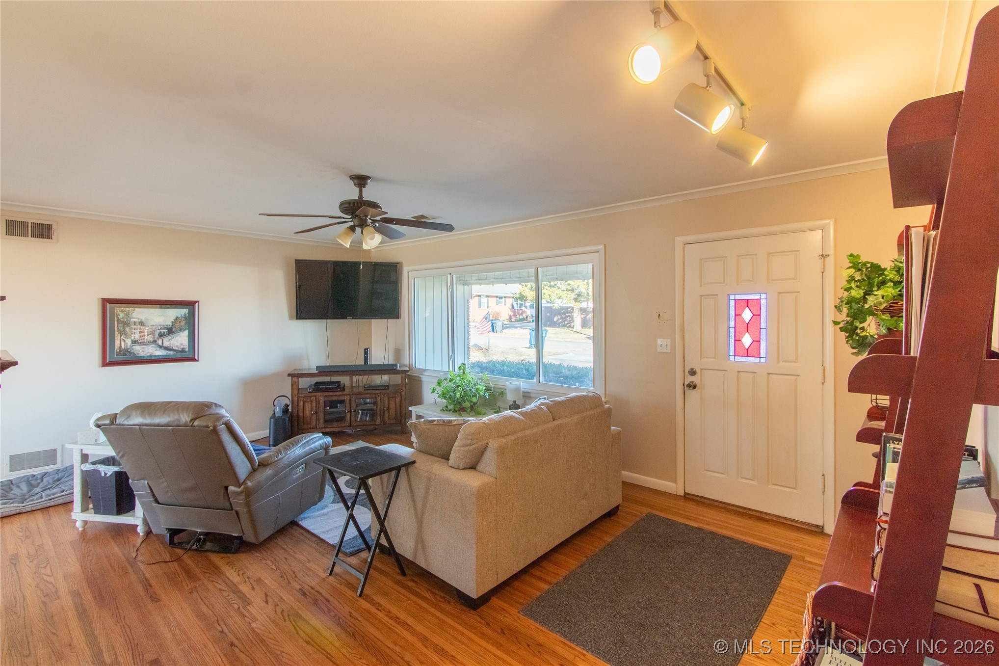 4614 E 31st Place Property Photo 3