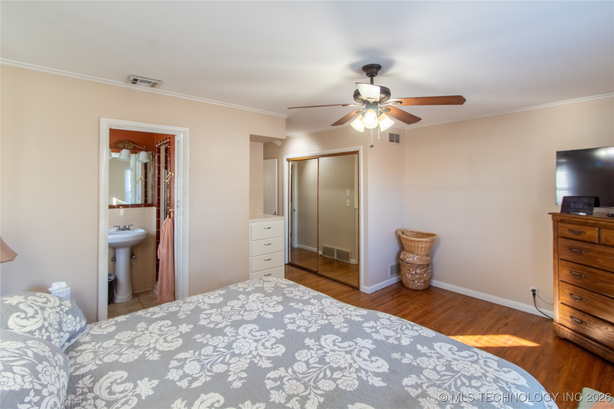 4614 E 31st Place Property Photo 10