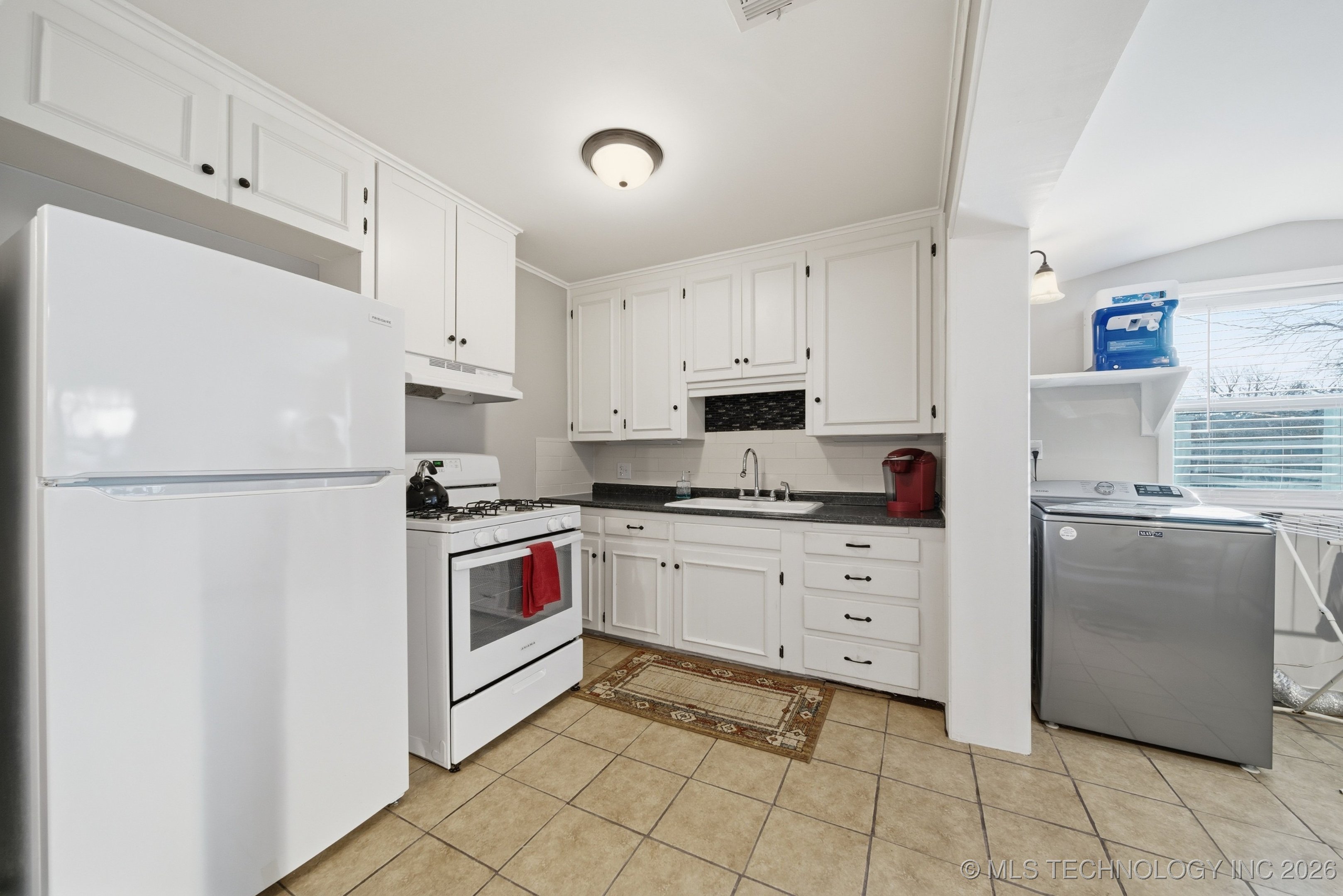 3714 E 2nd Place Property Photo 13