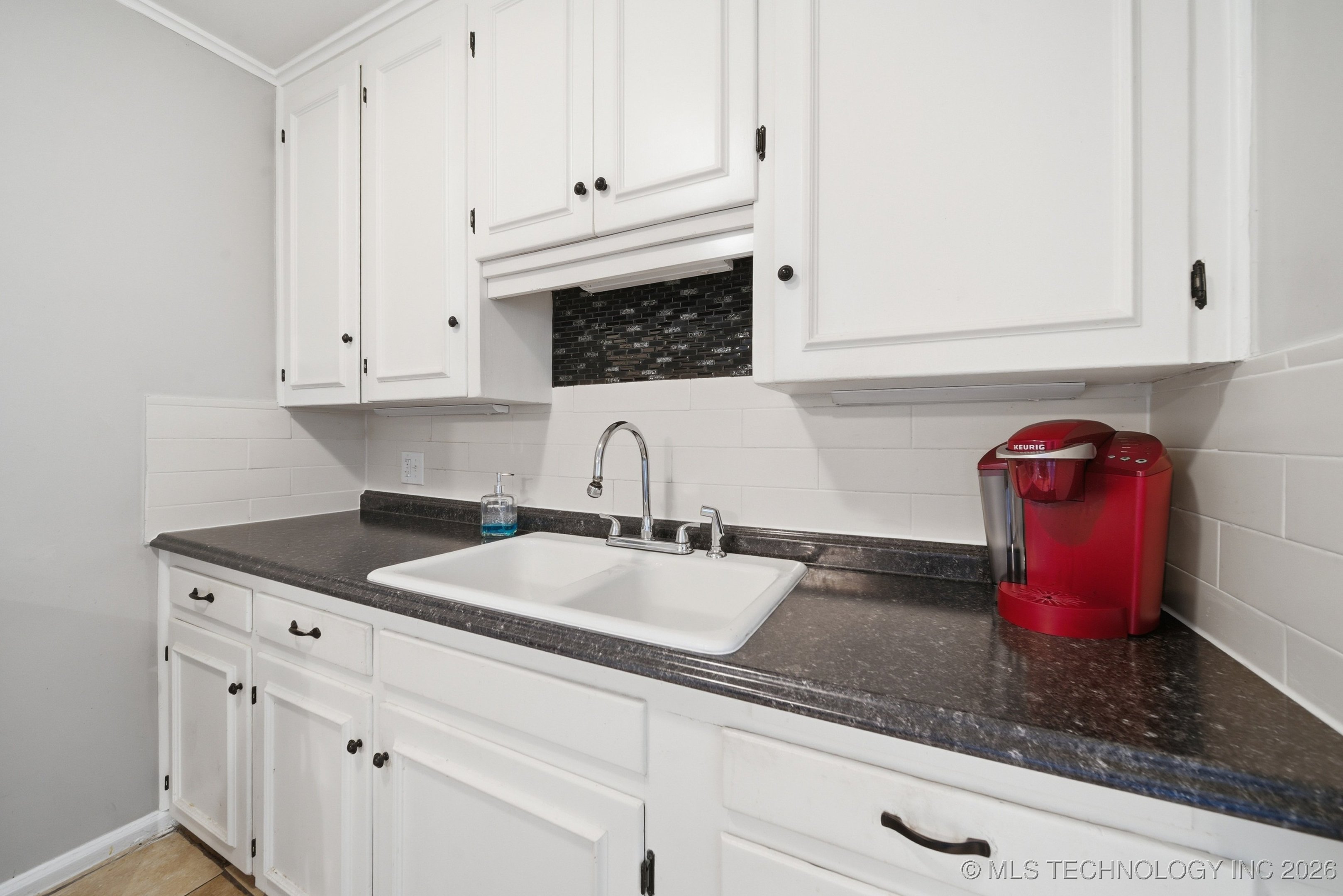 3714 E 2nd Place Property Photo 15