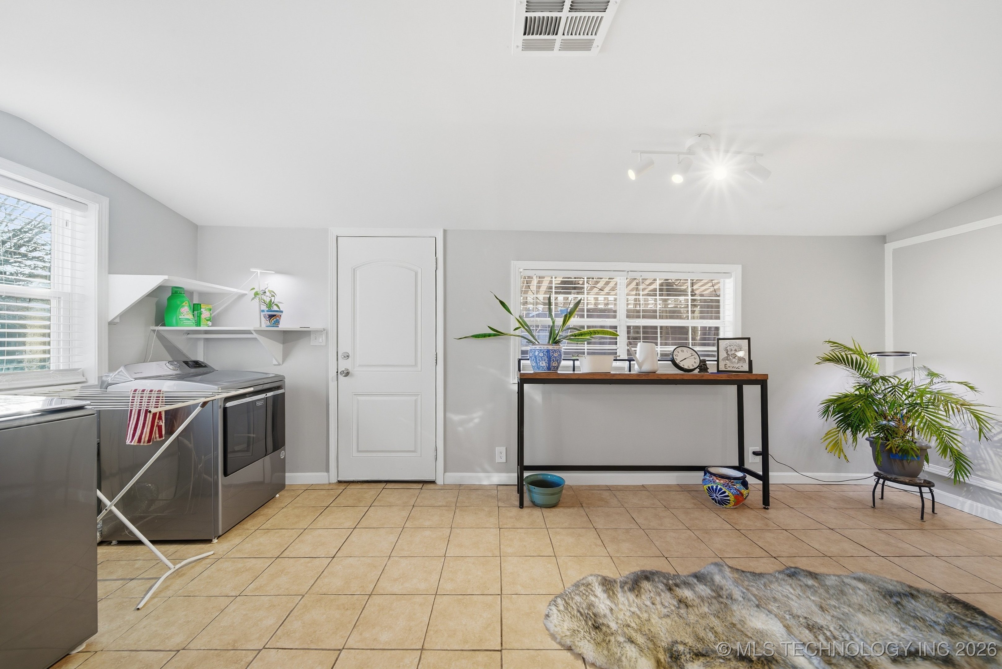 3714 E 2nd Place Property Photo 16