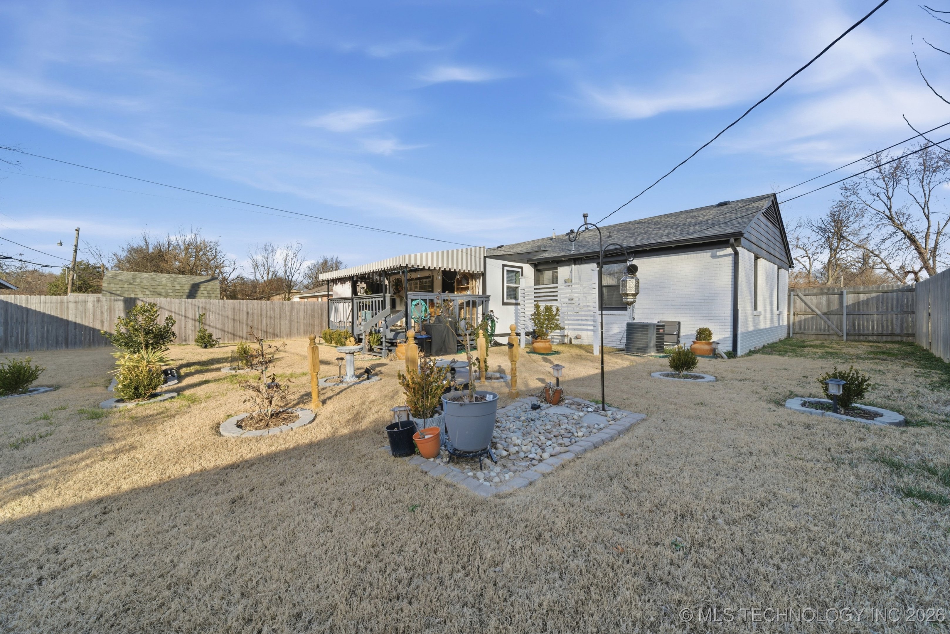 3714 E 2nd Place Property Photo 28