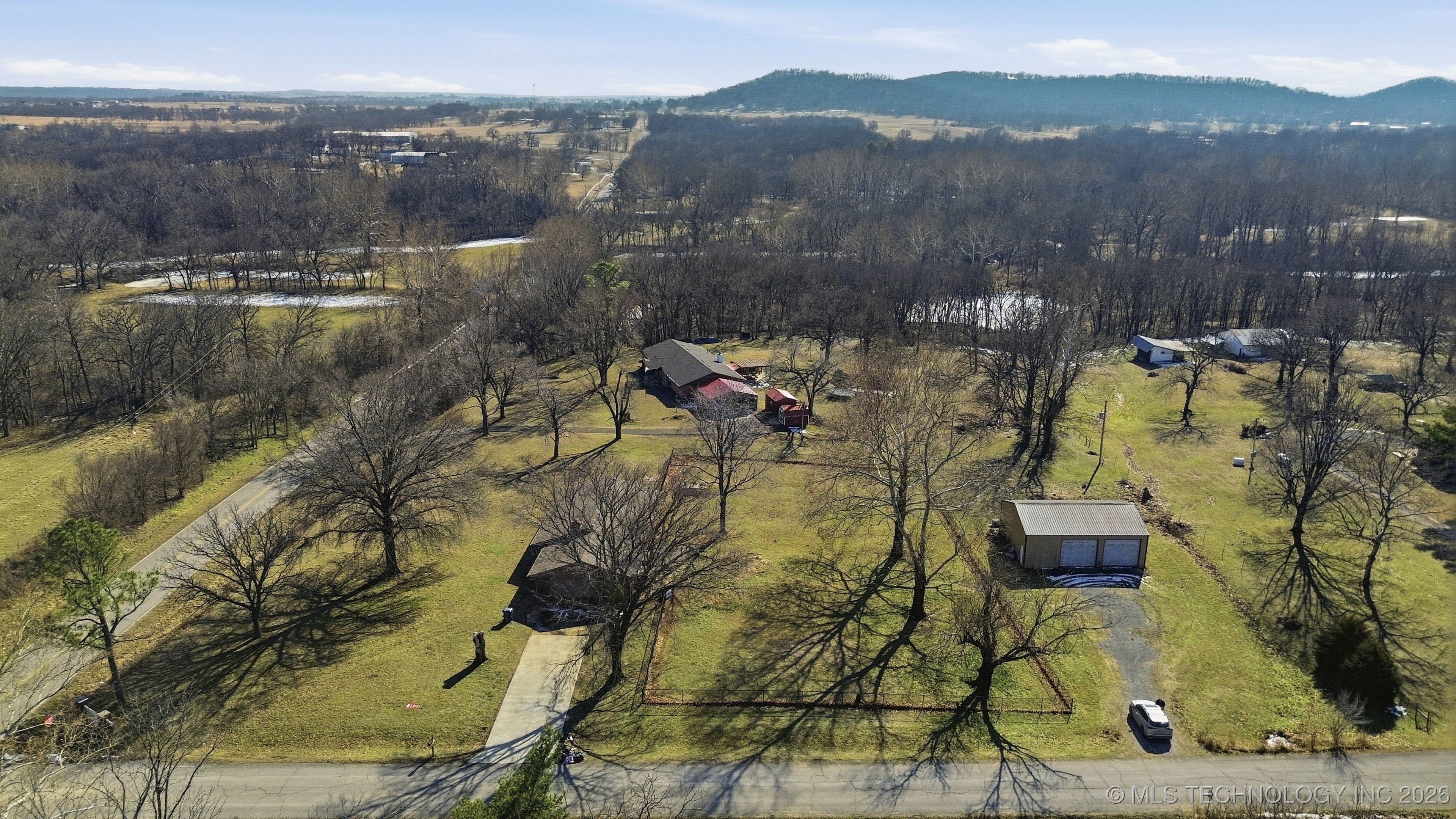 15876 E Pony Lake Drive Property Photo 3