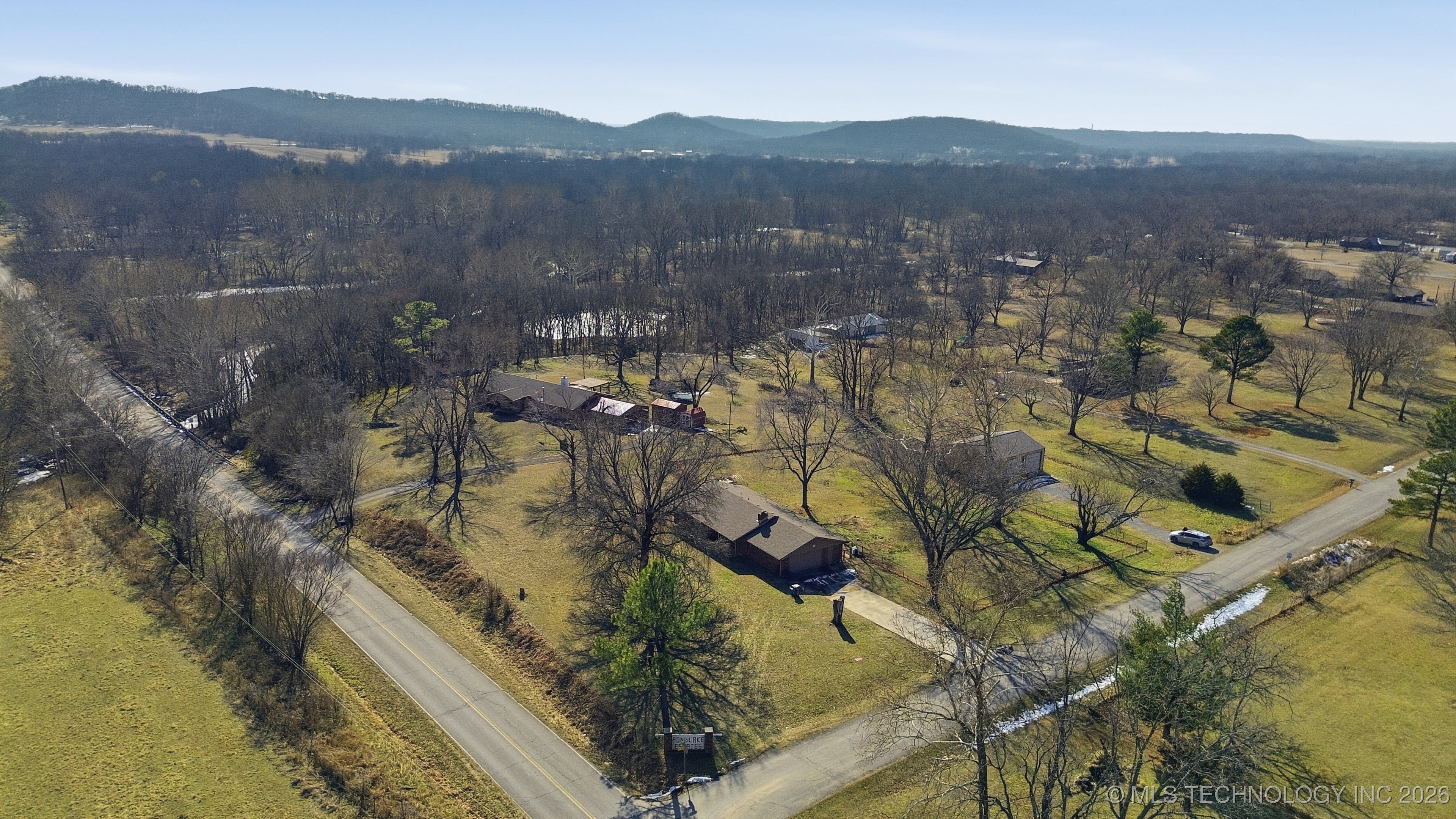 15876 E Pony Lake Drive Property Photo 4