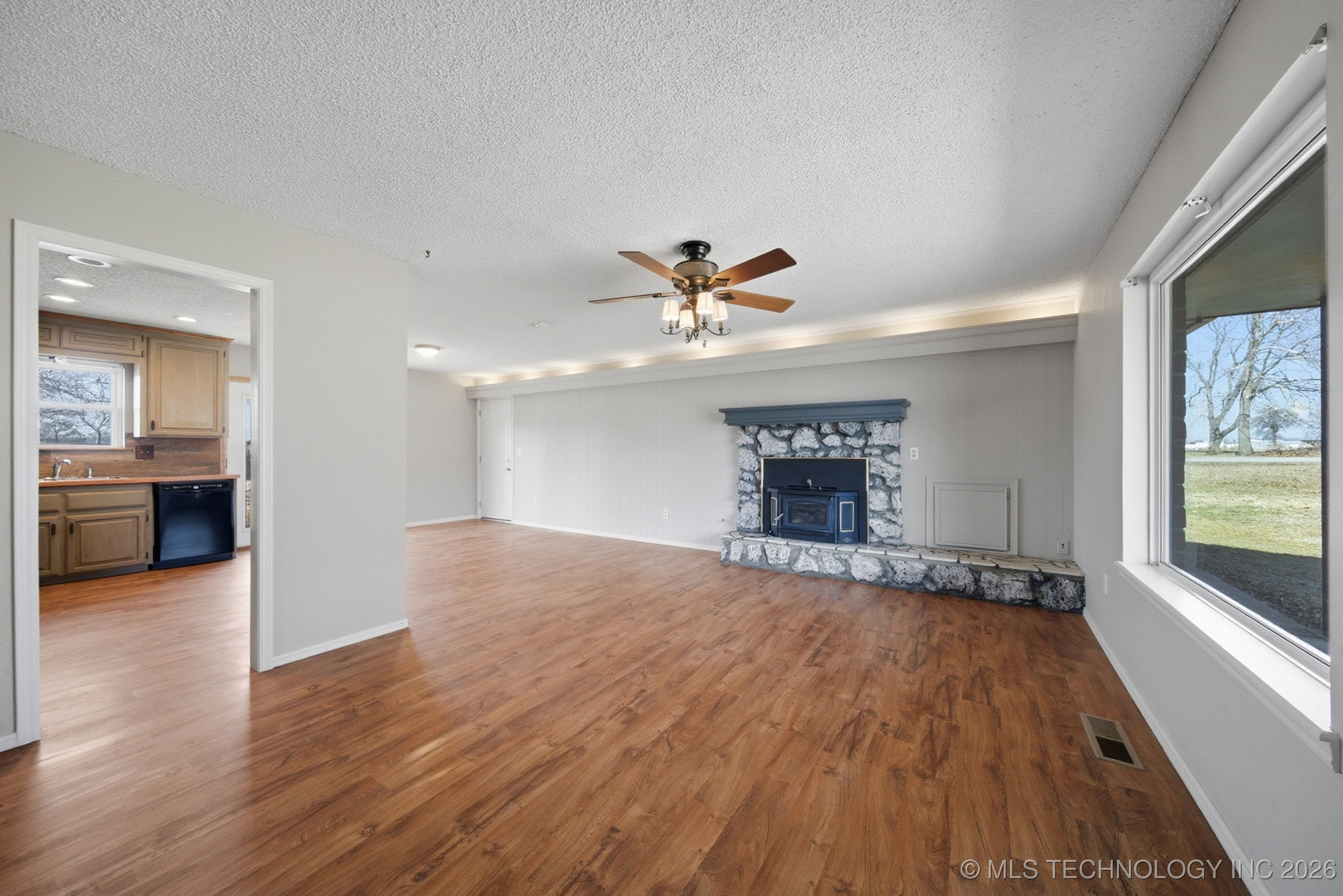 15876 E Pony Lake Drive Property Photo 6